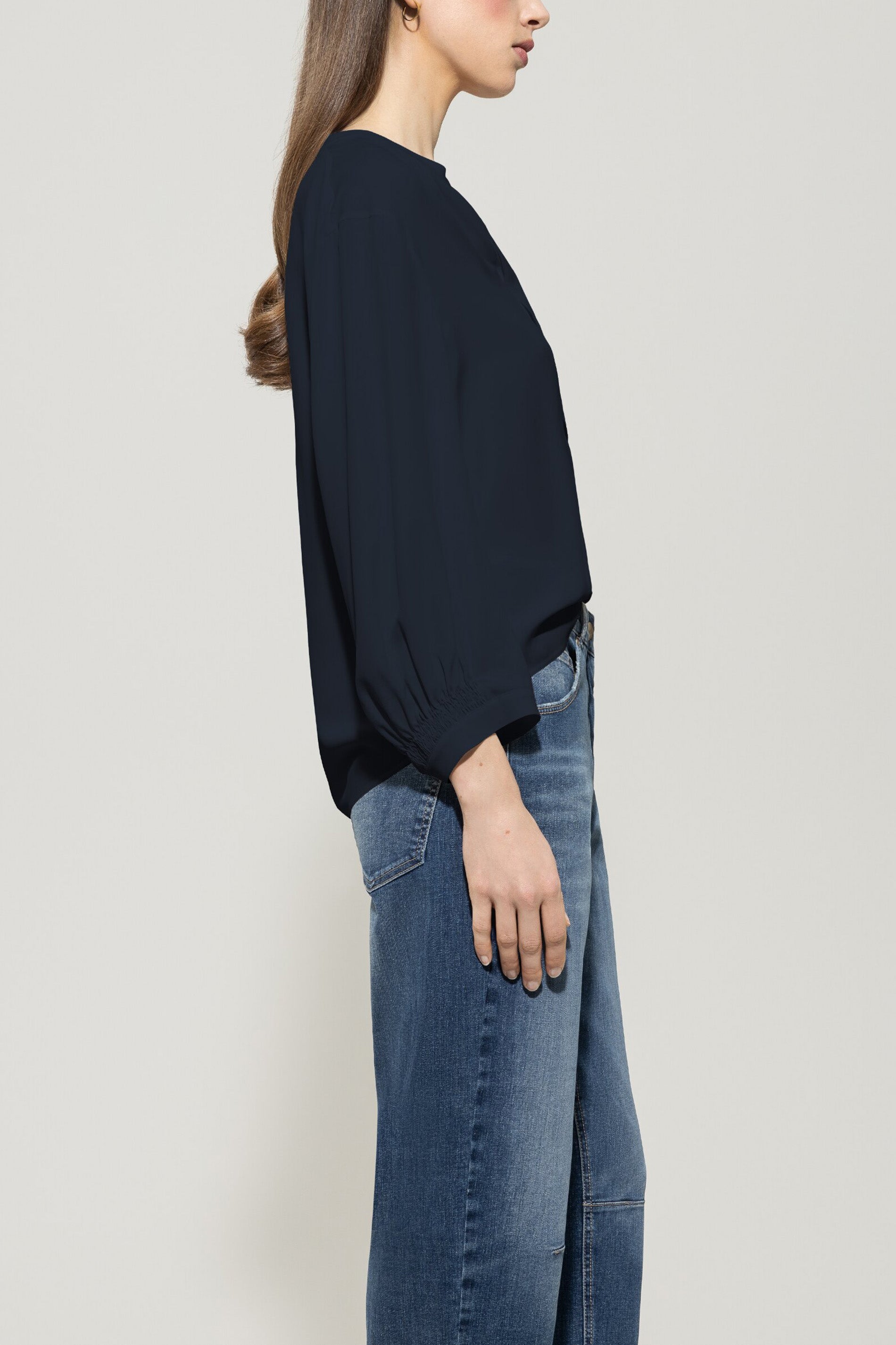 Tunika-Bluse aus Seiden-Mix - dark blue - Standard | Model Seite