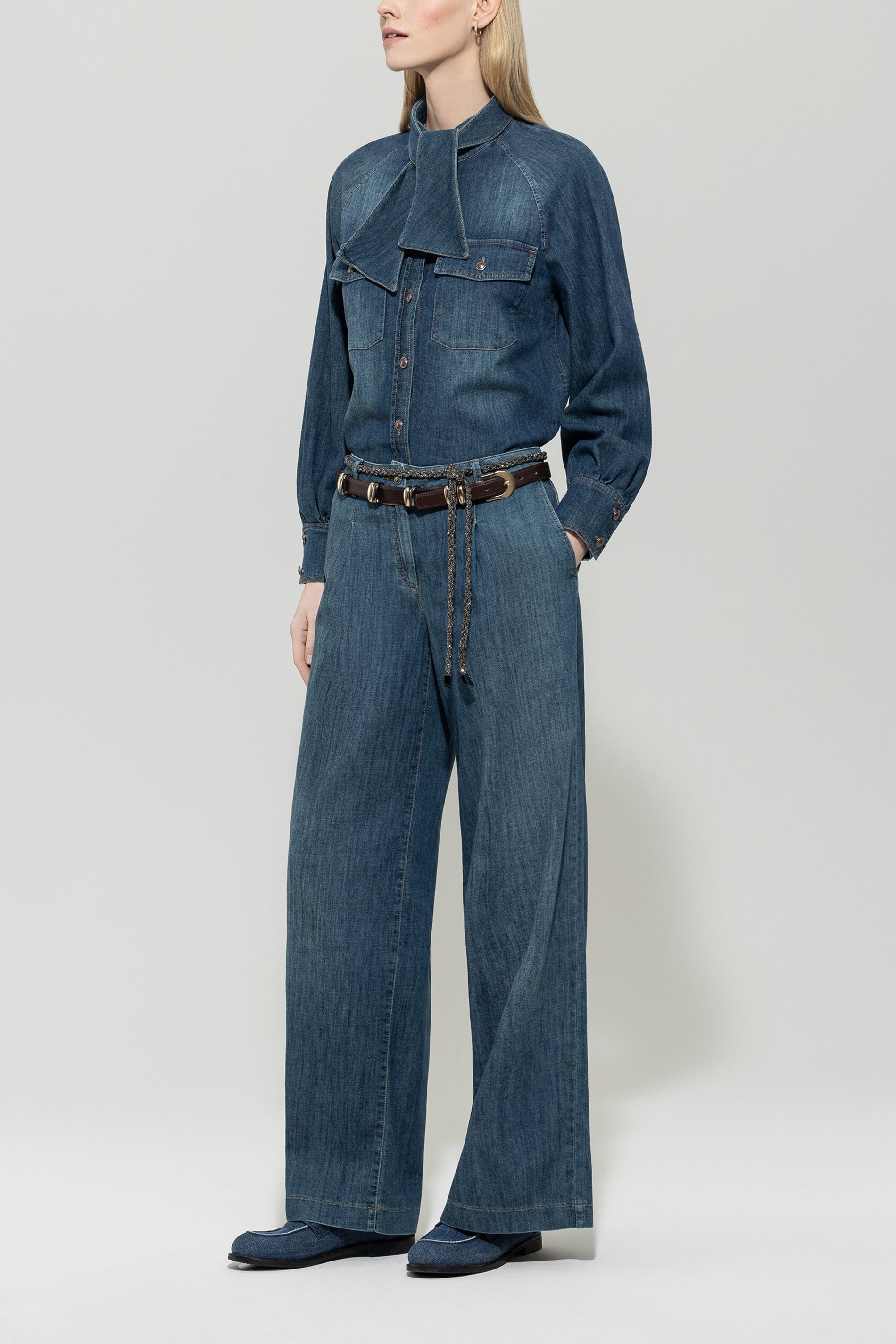 Denim-Bluse mit Schluppe - denim blue - Standard | Model Front
