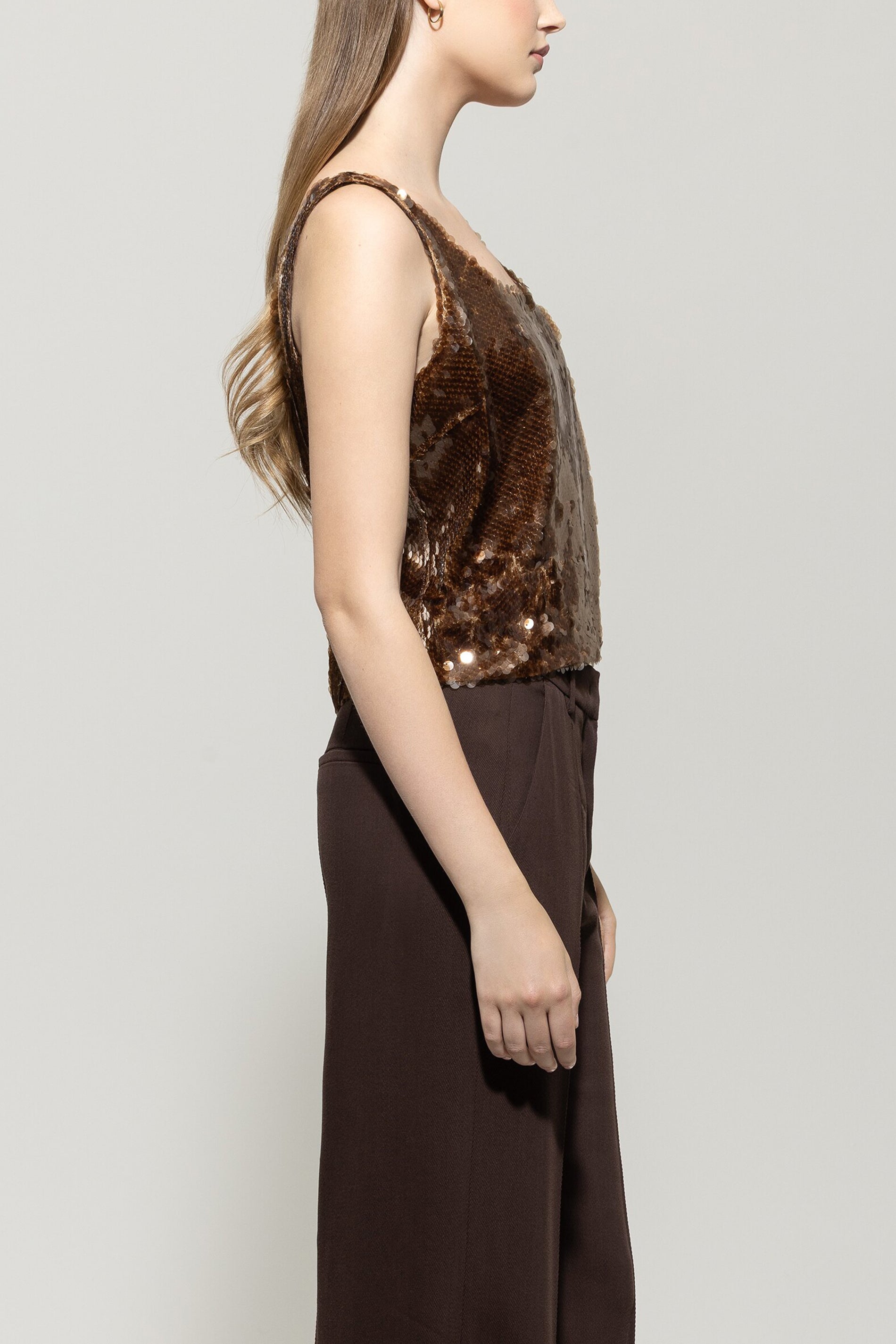 Top mit Pailletten - walnut - Standard | Model Seite