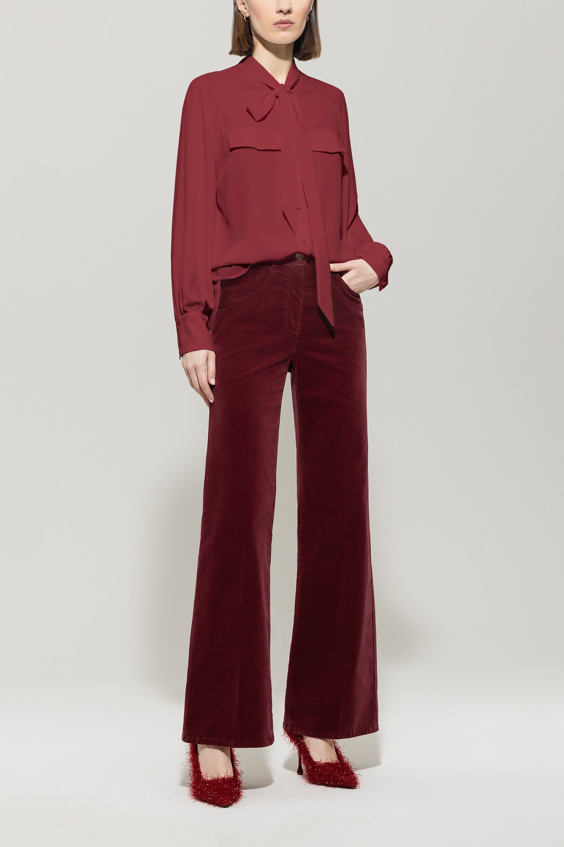 Schluppenbluse aus Seiden-Mix - berry red - Standard | Model Front