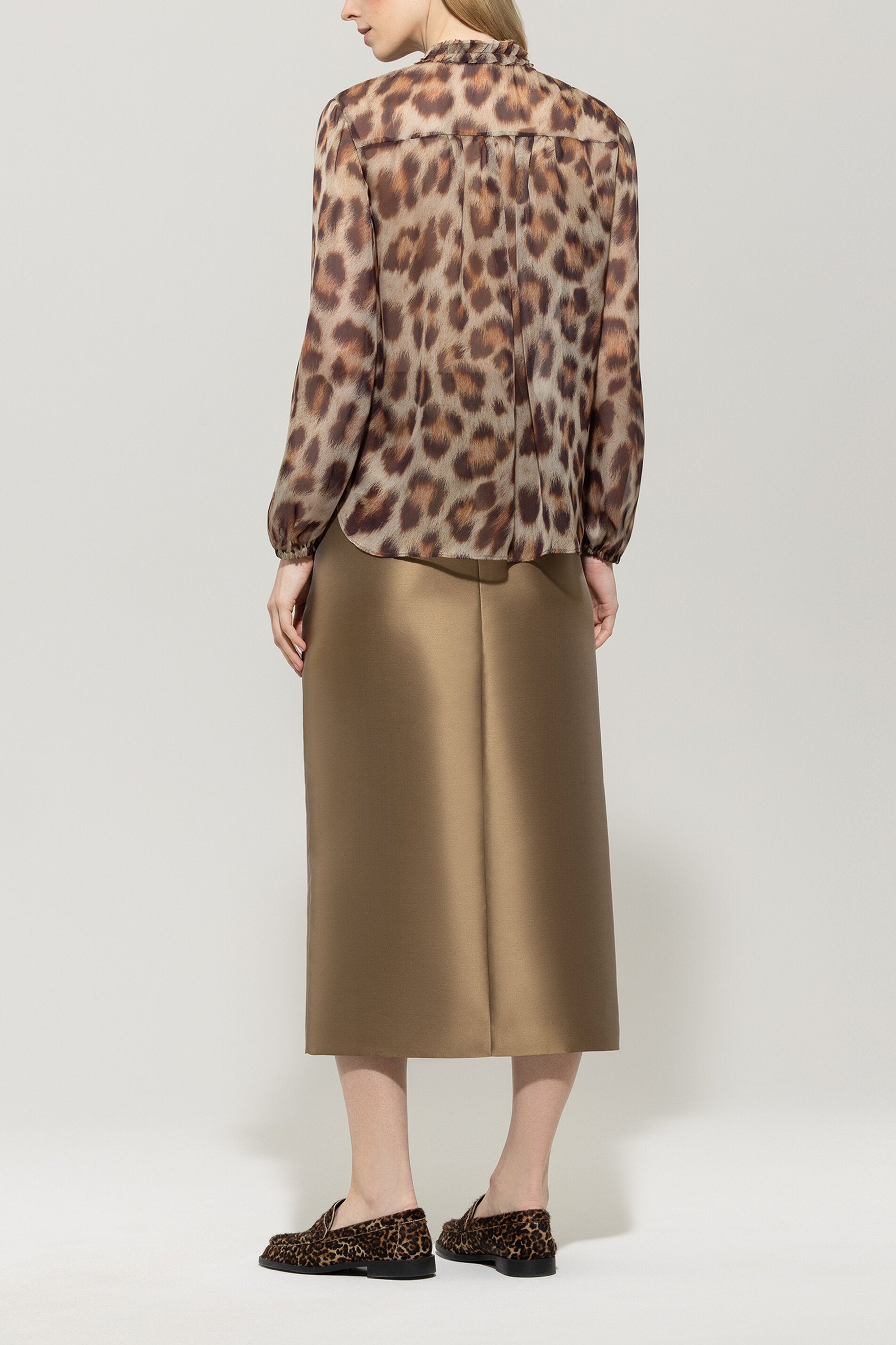 Seidenbluse mit Animal-Print - multi - Standard | Model Rück