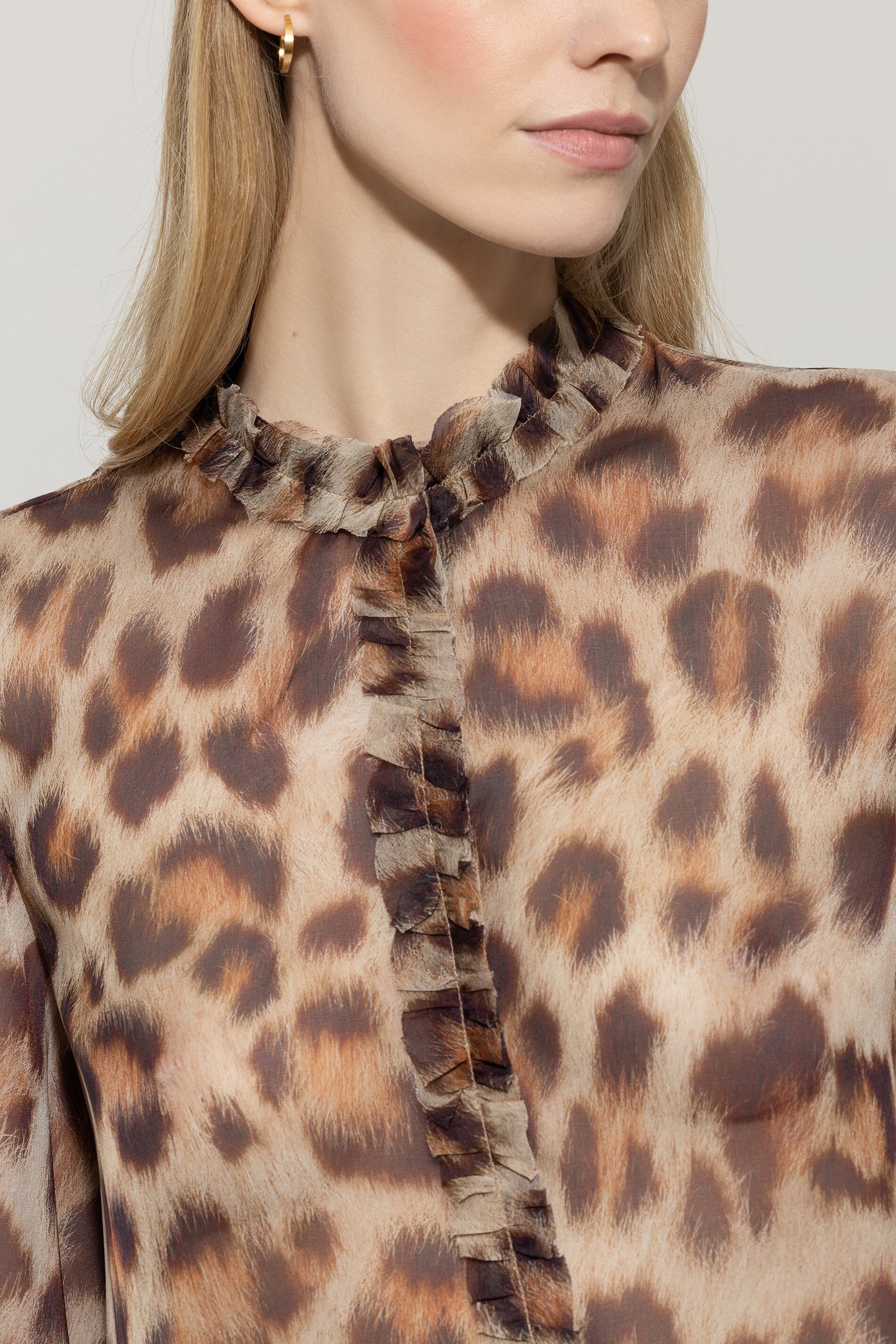 Seidenbluse mit Animal-Print - multi - Standard | Model Detail
