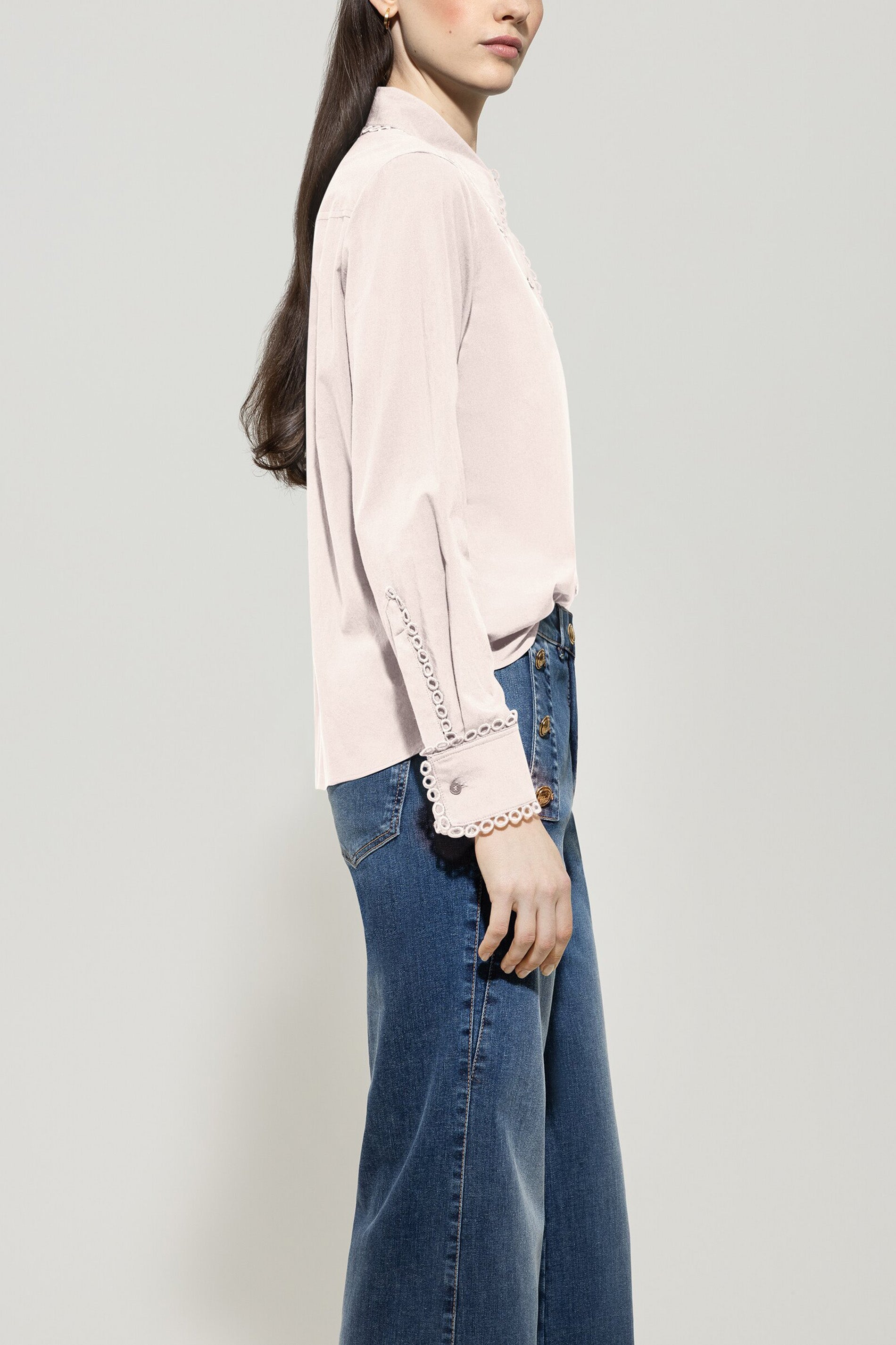 Hemdbluse aus Baumwoll-Voile - creamy powder - Standard | Model Seite