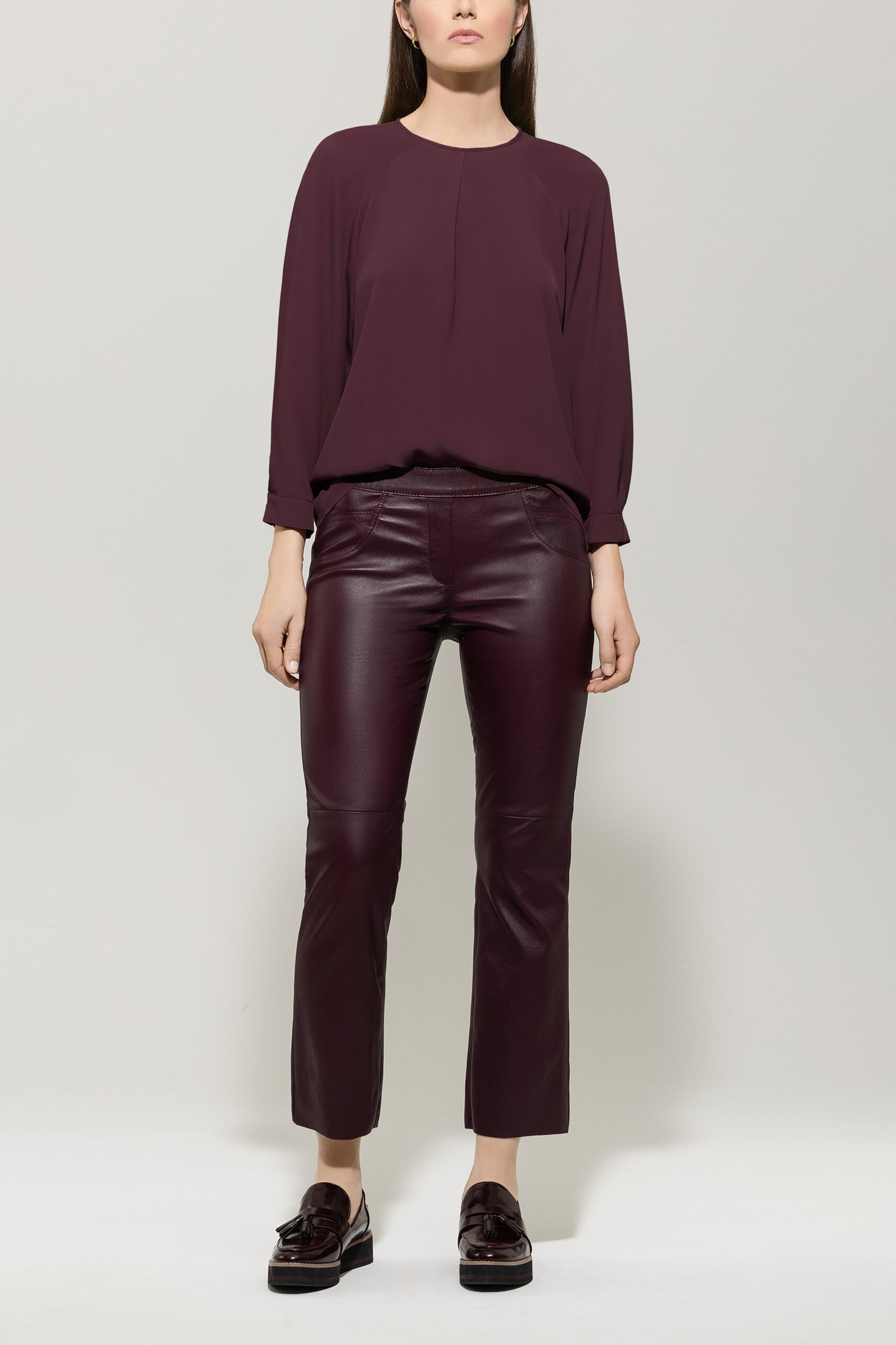 Blusenshirt aus Seiden-Mix - burgundy - Standard | Model Front