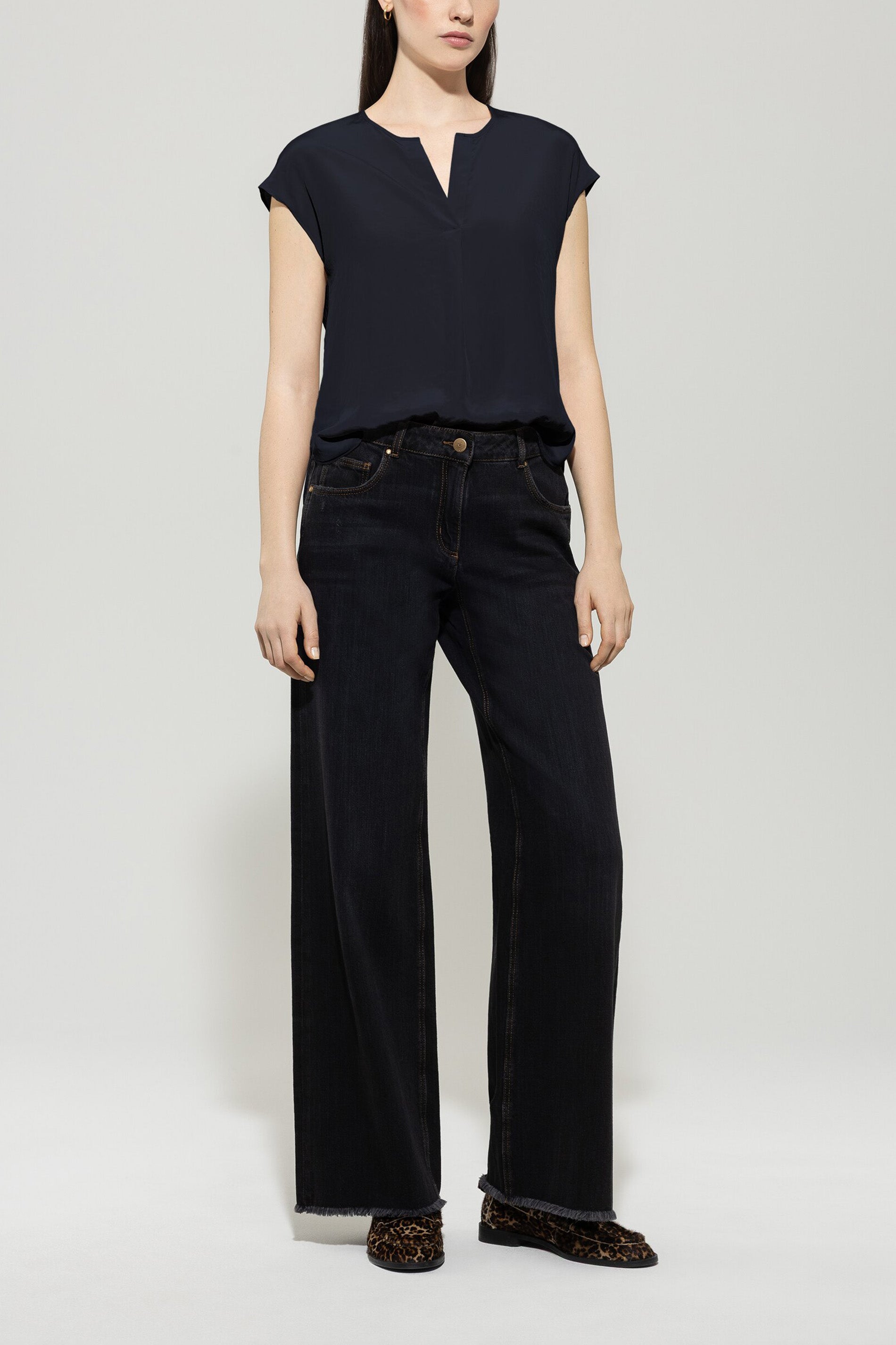 Fließendes Blusentop - dark blue - Standard | Model Front