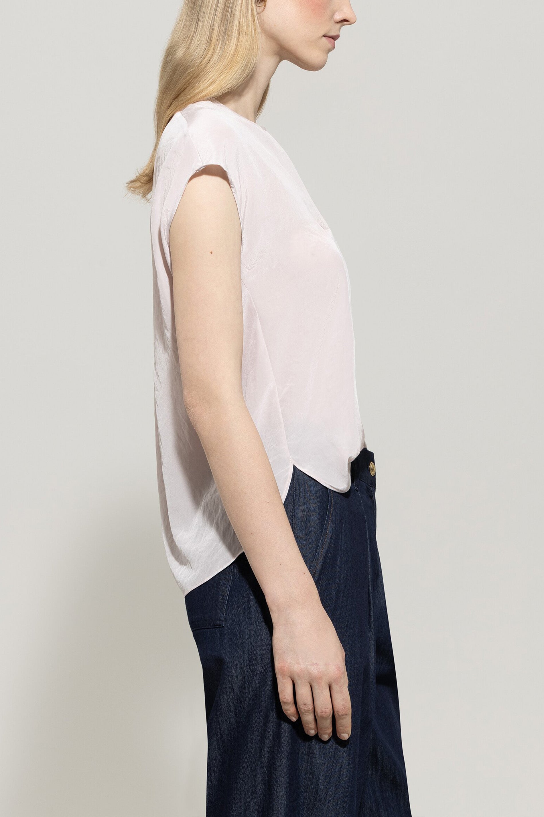 Fließendes Blusentop - creamy powder - Standard | Model Seite