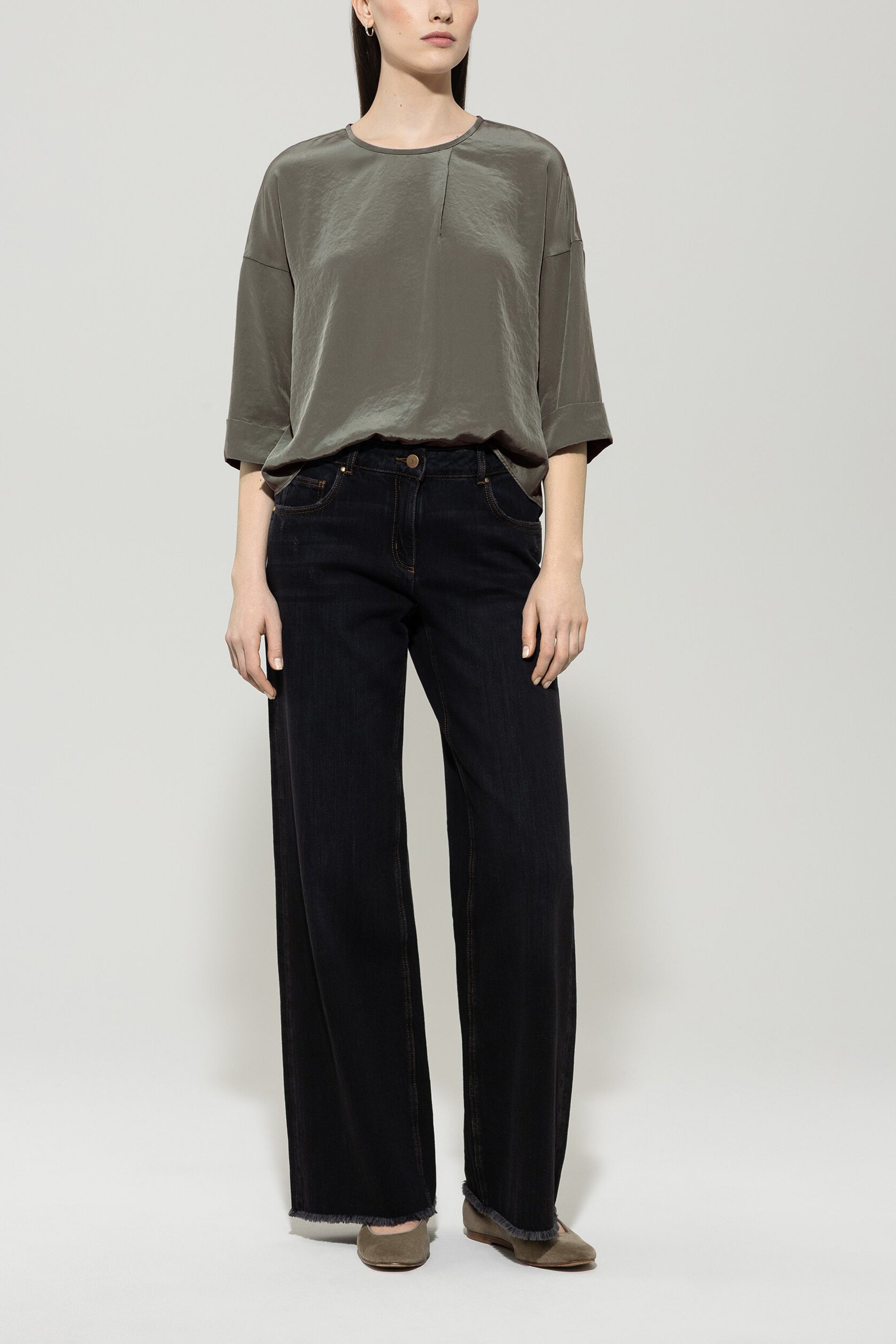 Fließendes Blusenshirt - cool khaki - Standard | Model Front