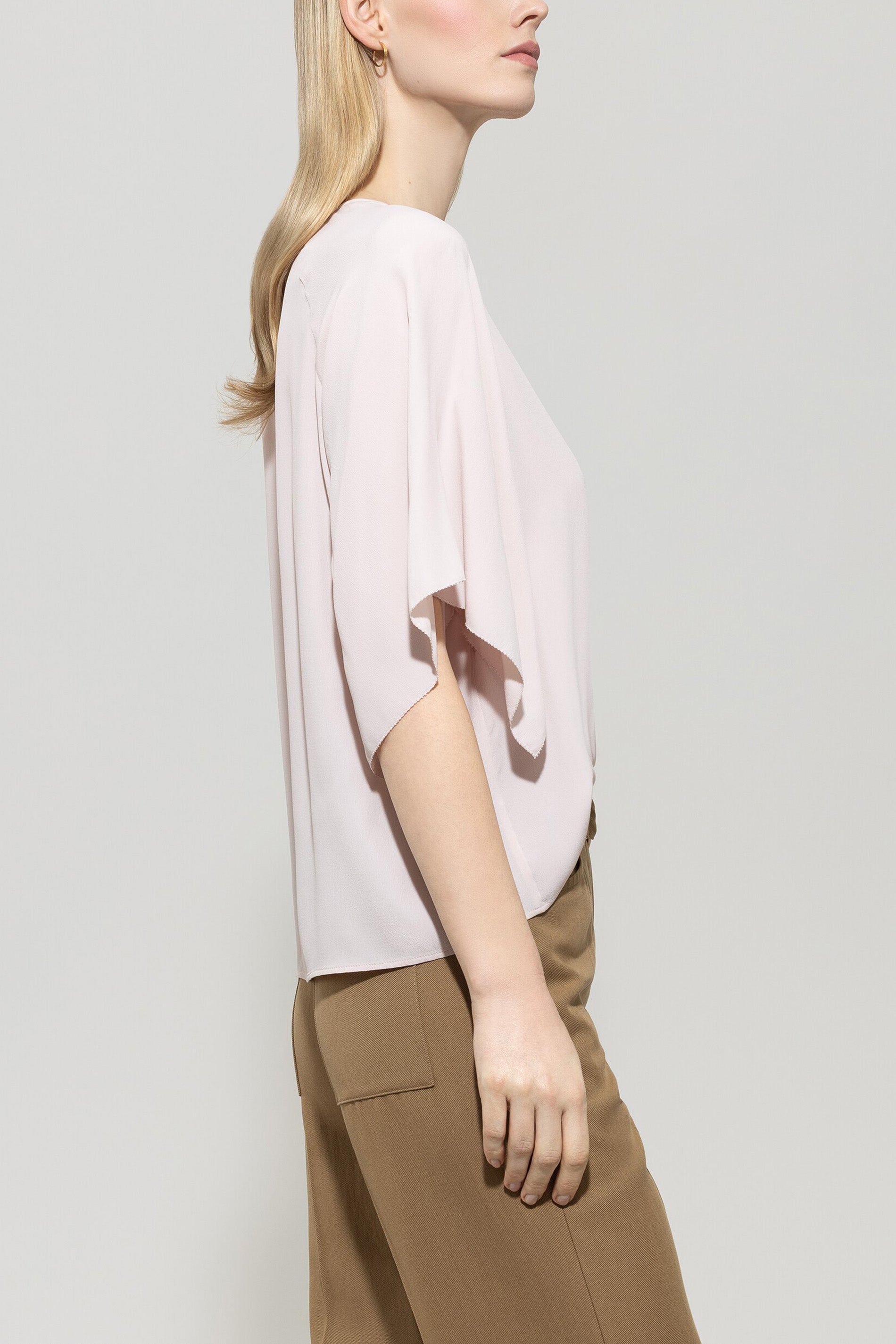 Tunikabluse aus Seiden-Mix - creamy powder - Standard | Model Seite