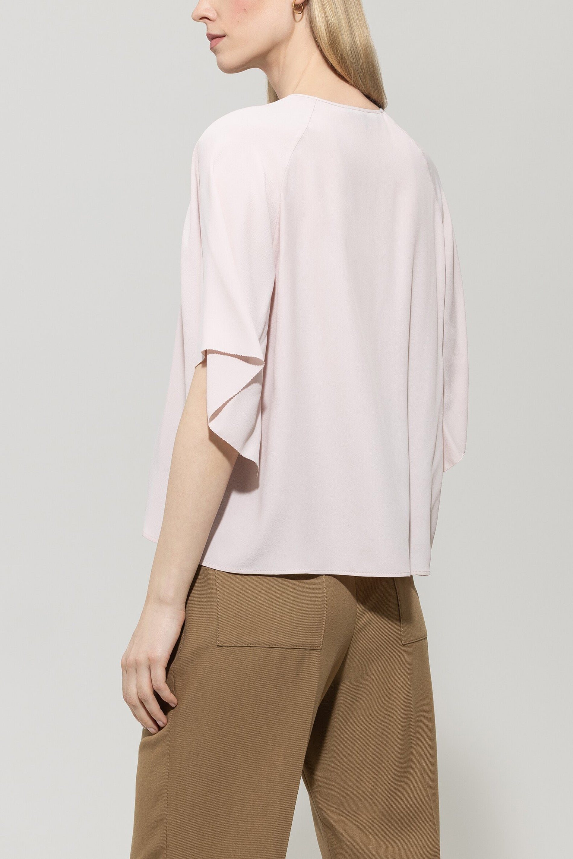 Tunikabluse aus Seiden-Mix - creamy powder - Standard | Model Rück