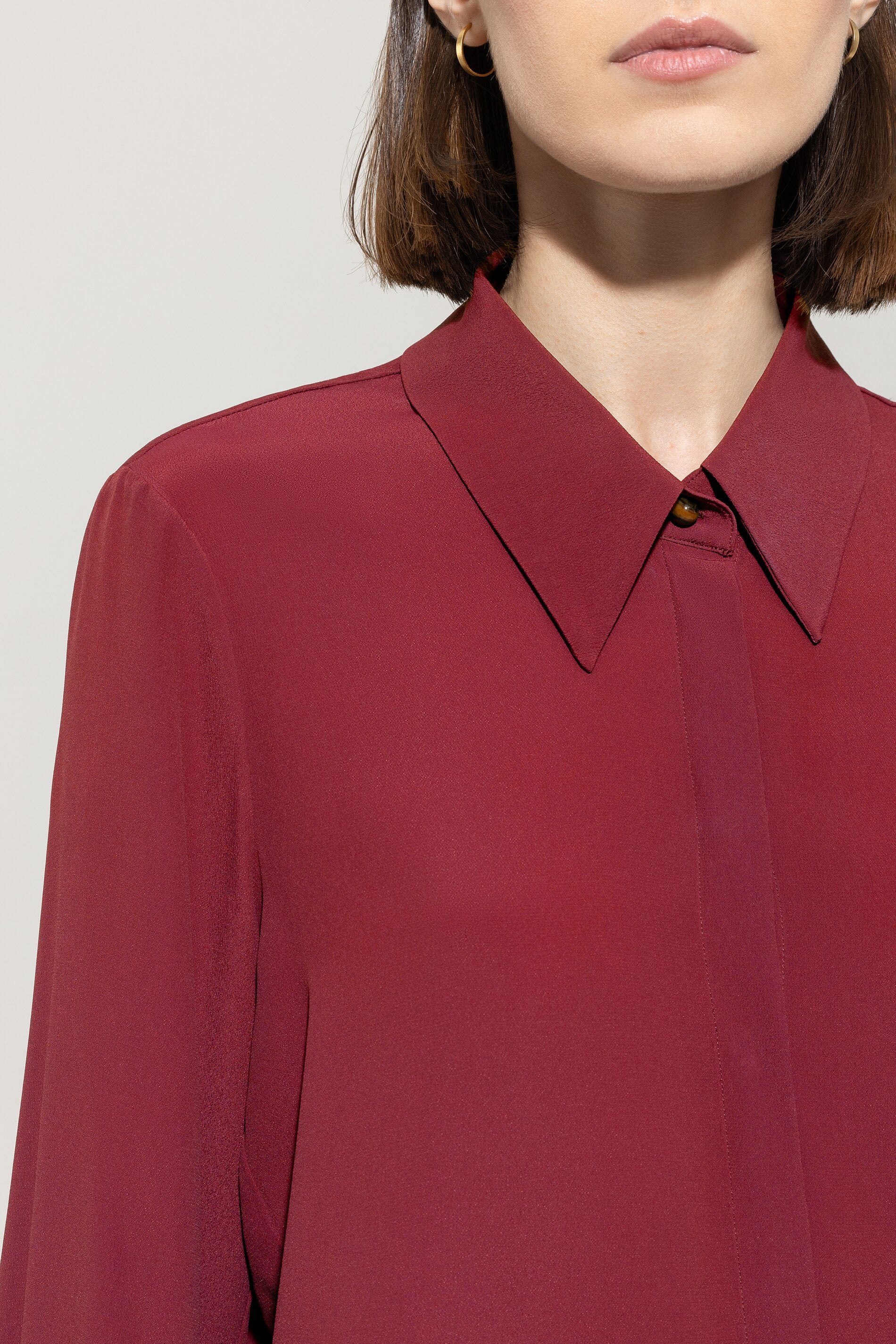 Hemdbluse aus Seiden-Mix - berry red - Standard | Model Detail