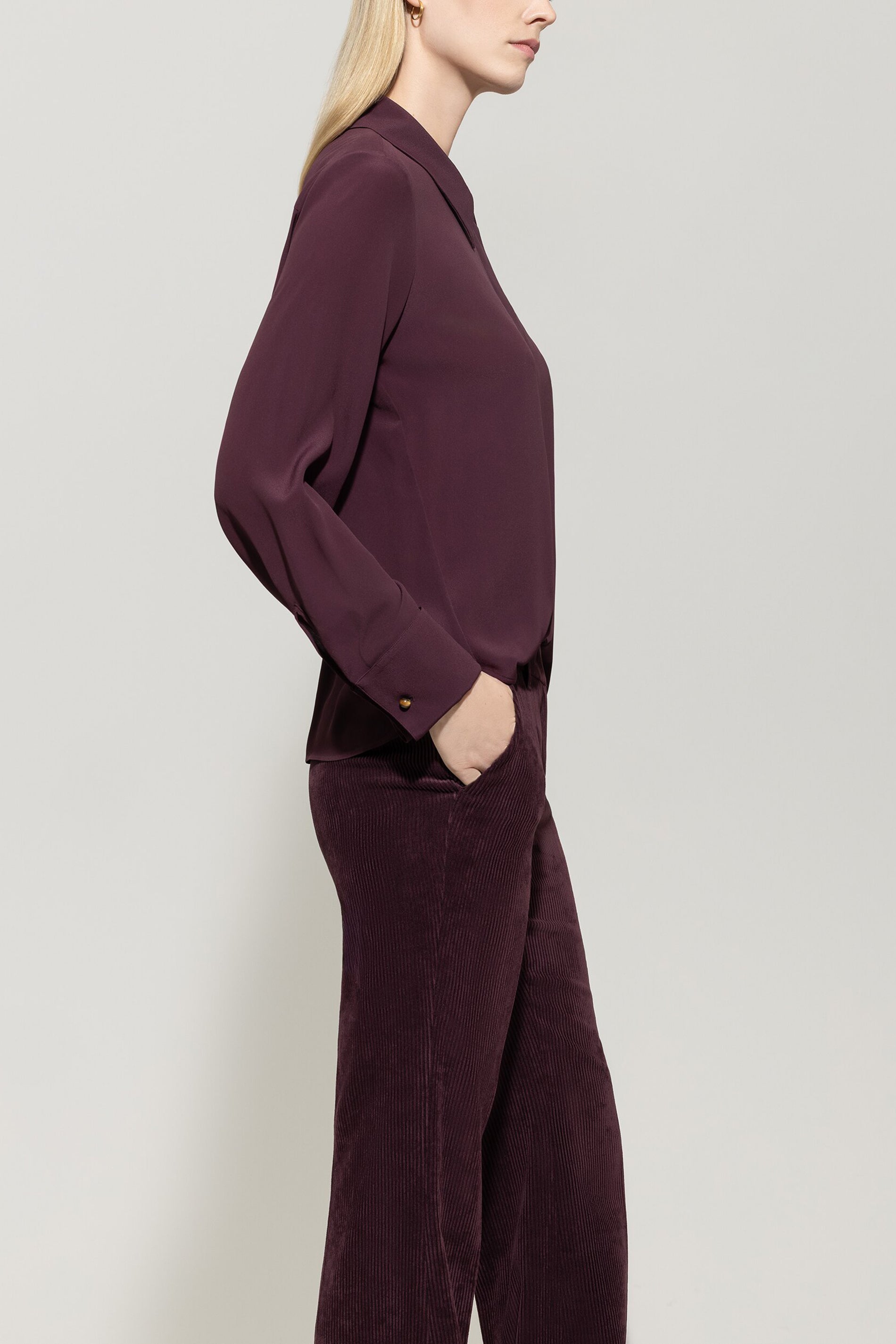 Hemdbluse aus Seiden-Mix - burgundy - Standard | Model Seite