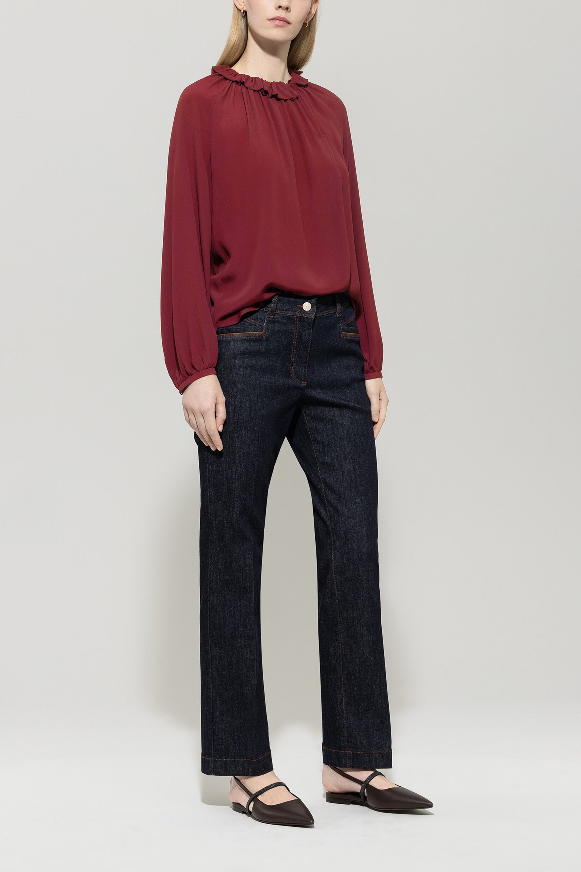 Rüschenbluse aus Seiden-Mix - berry red - Standard | Model Front