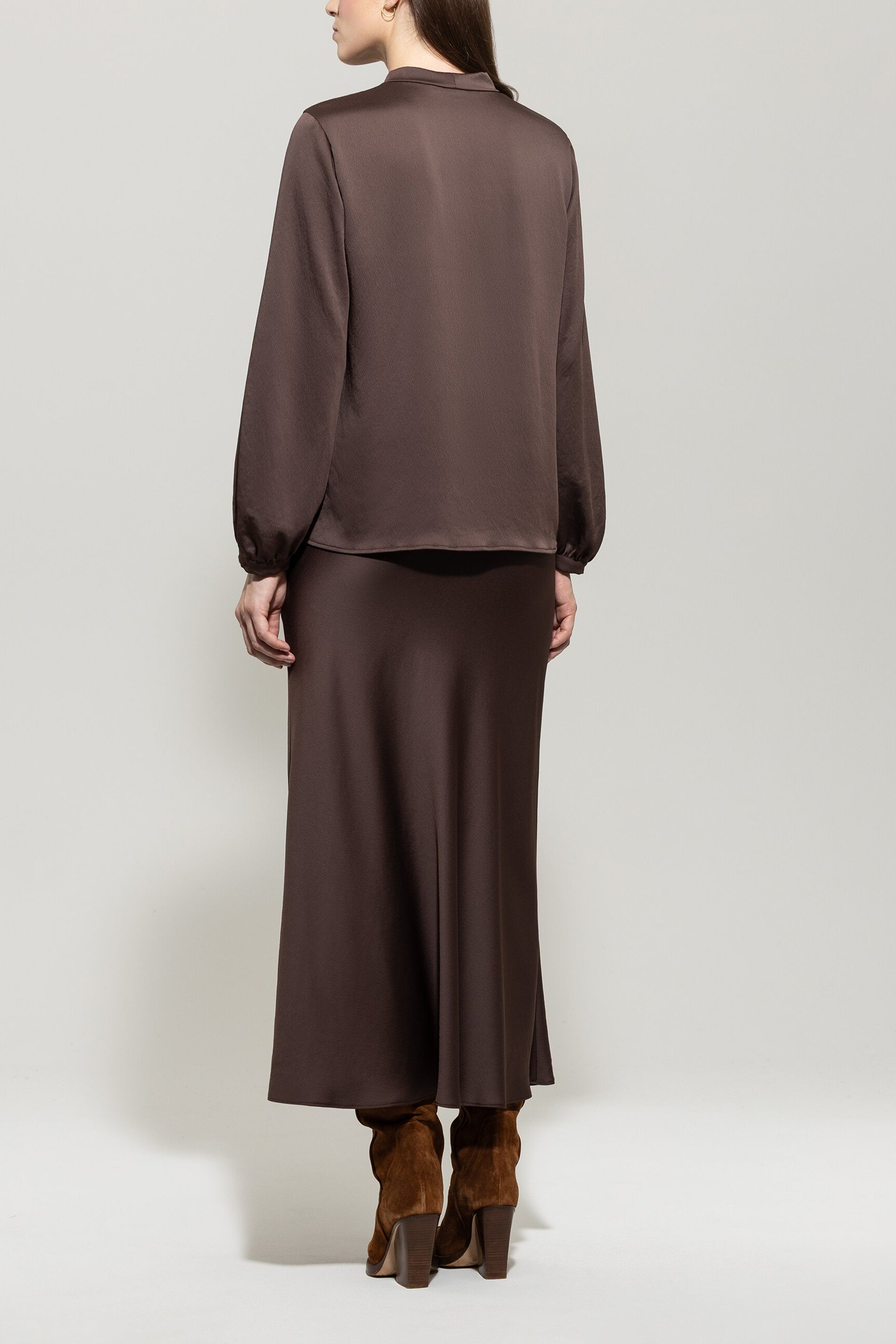 Bluse mit Schluppendetails - espresso - Standard | Model Rück