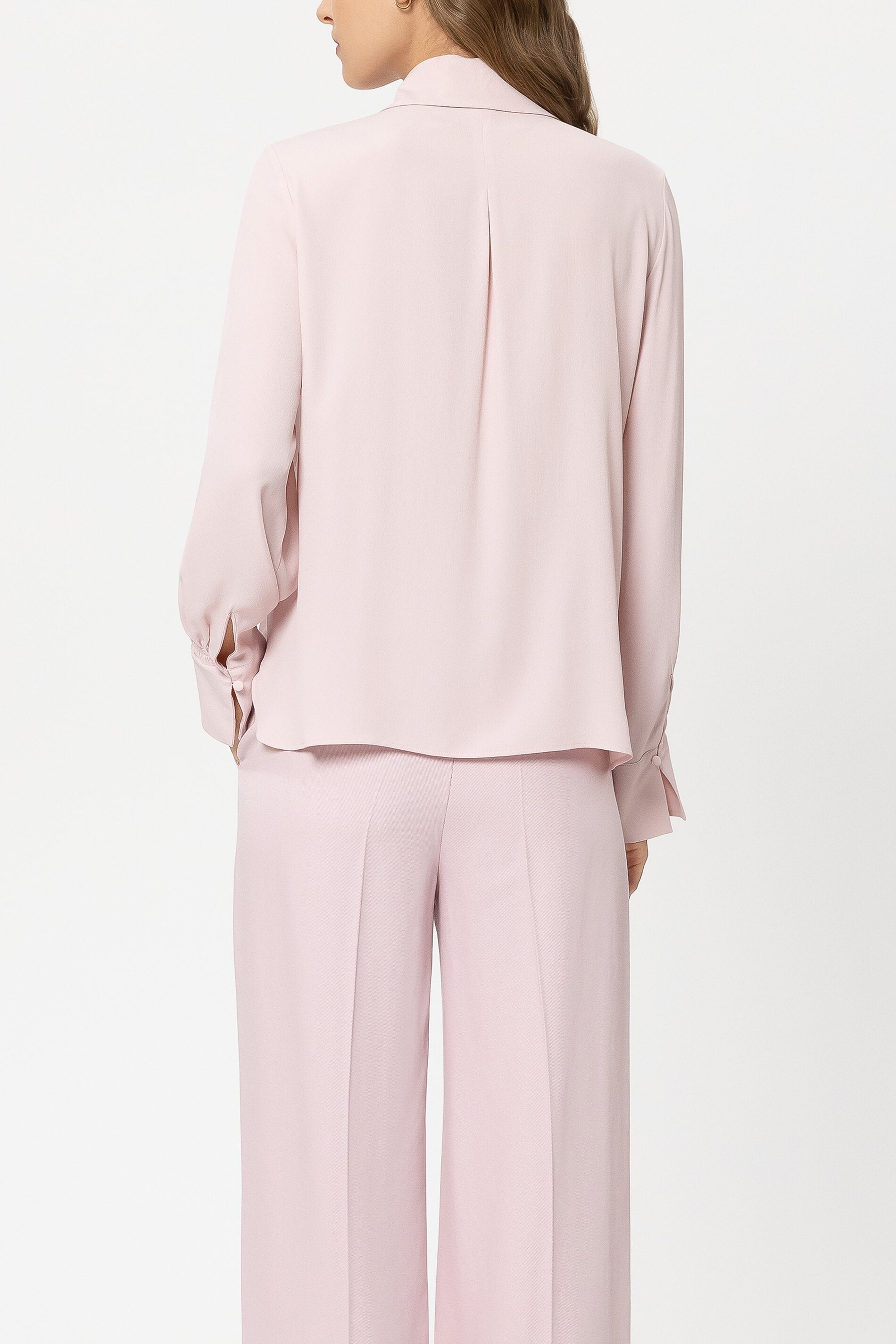 Schluppenbluse aus Seiden-Mix - creamy blush - Standard | Model Rück