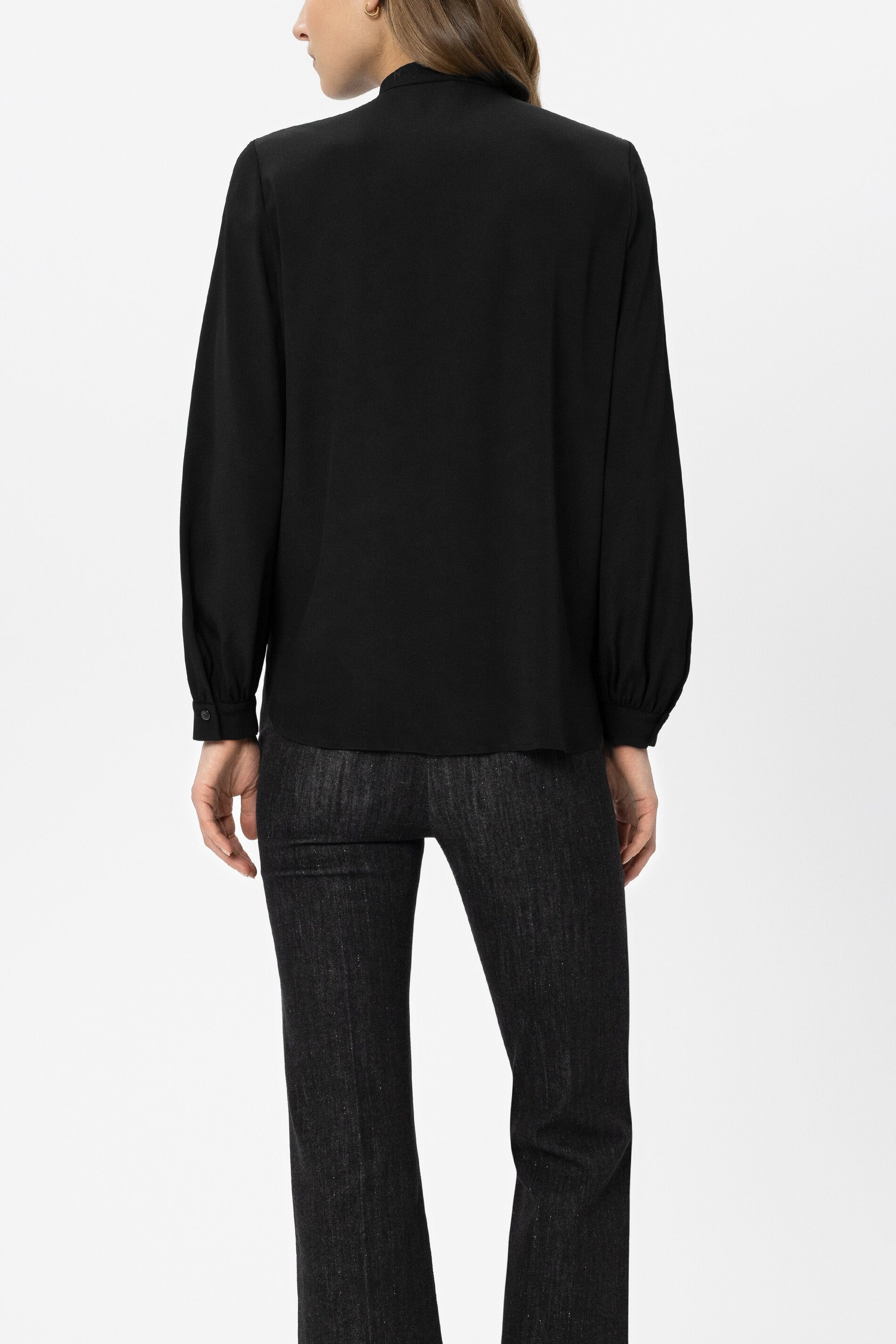 Spitzenbluse aus Seiden-Mix - pure black - Standard | Model Rück