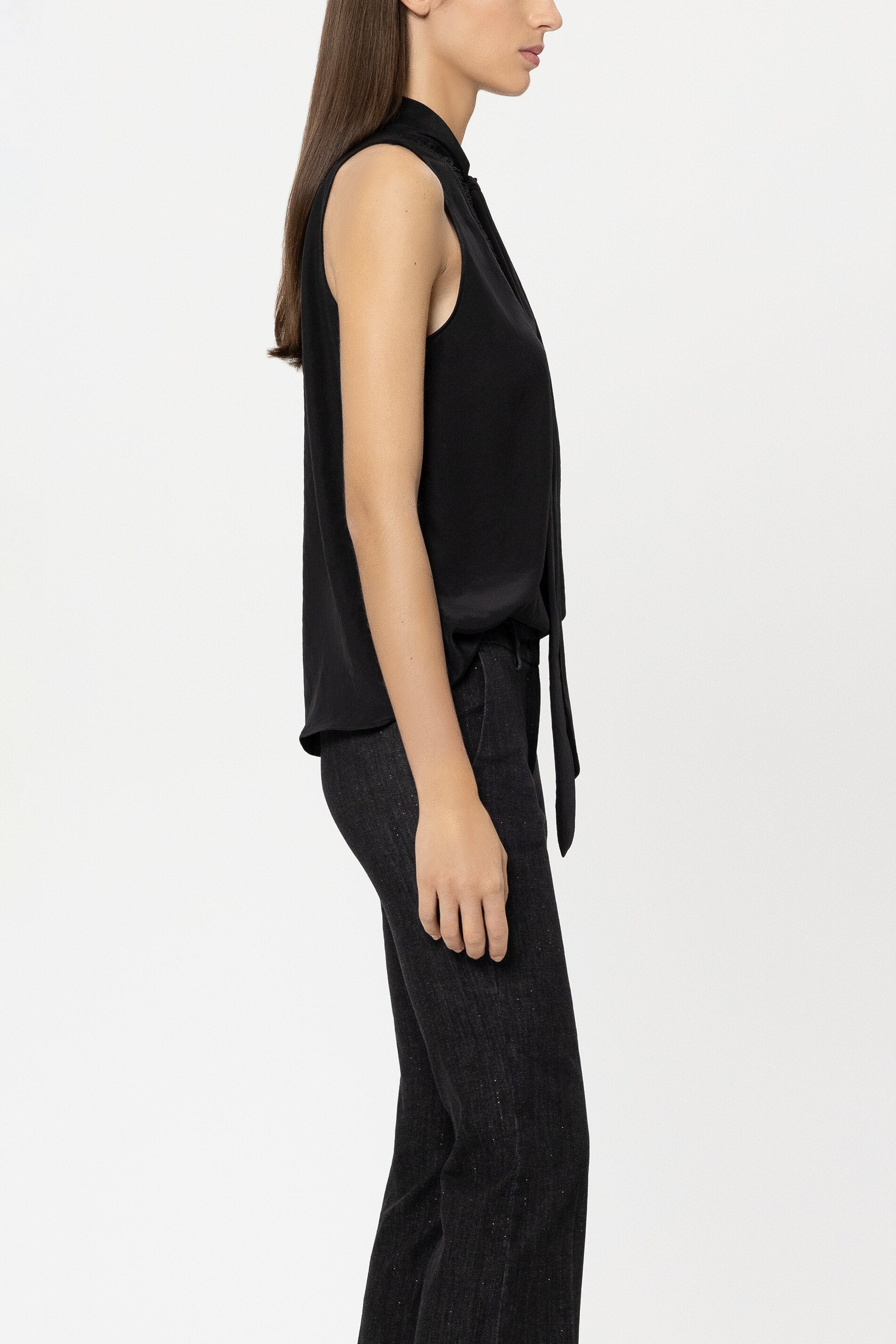 Blusentop mit Spitzendetails - pure black - Standard | Model Seite