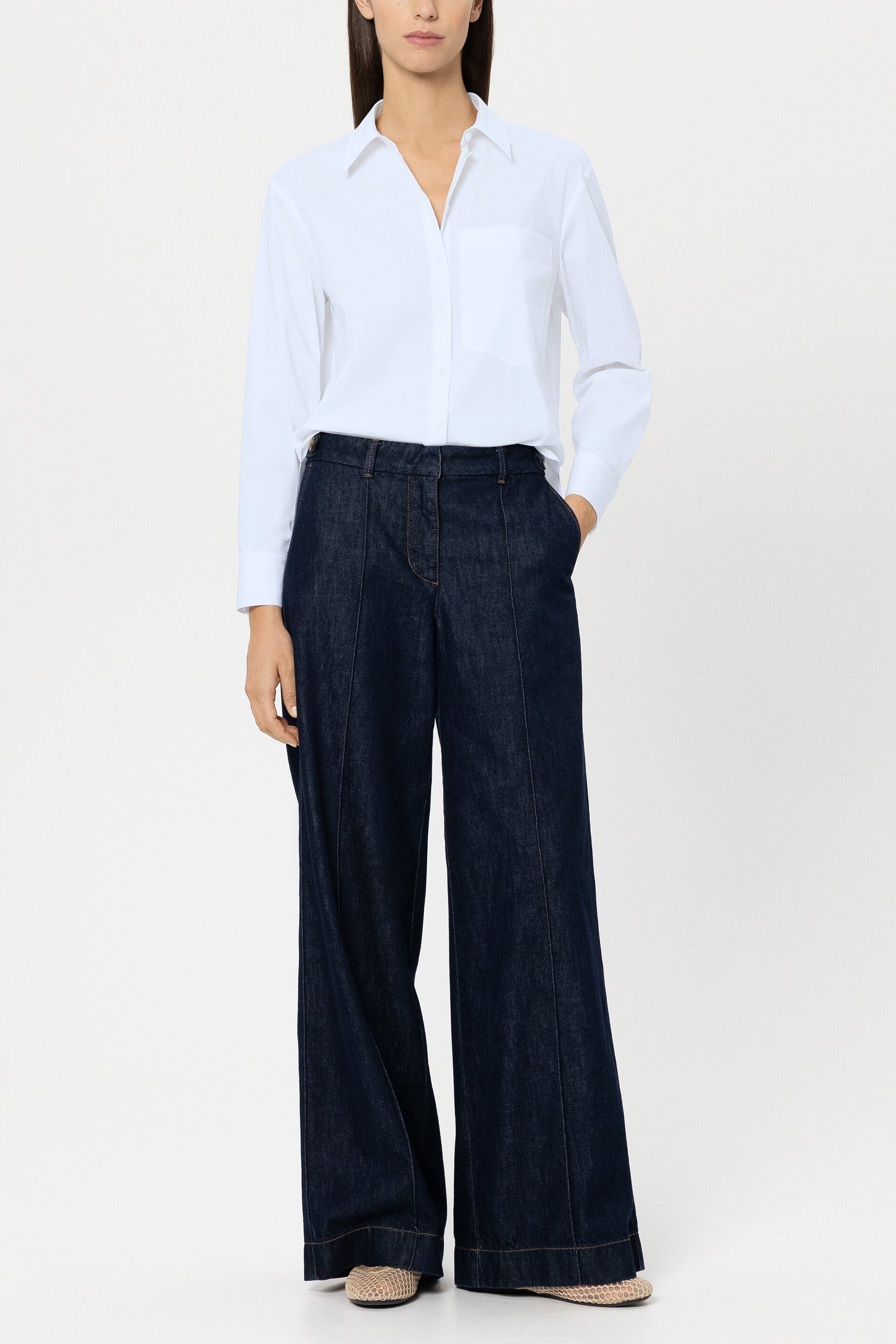 Hemdbluse mit Ajour-Stickerei - light blue - Standard | Model Front