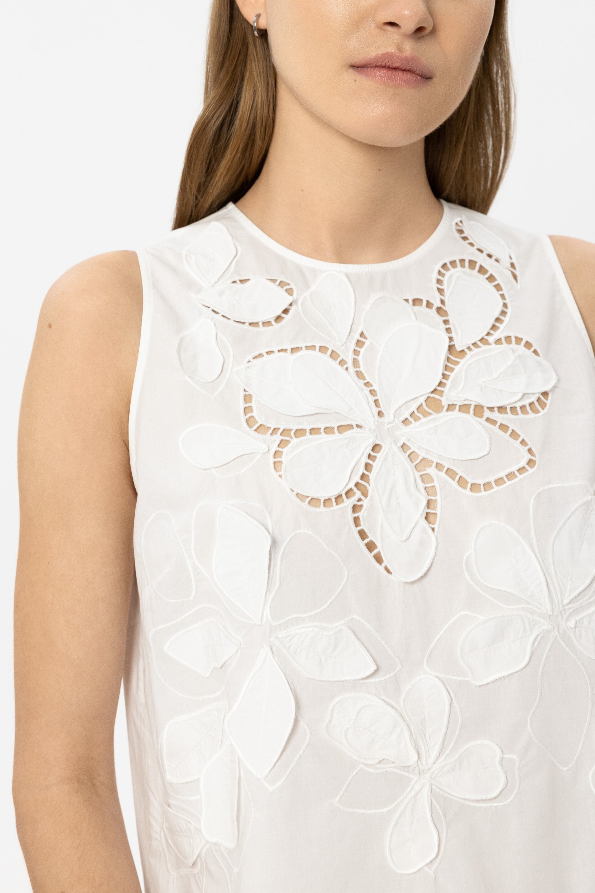 Blusentop mit Lochstickerei - white - Standard | Model Detail