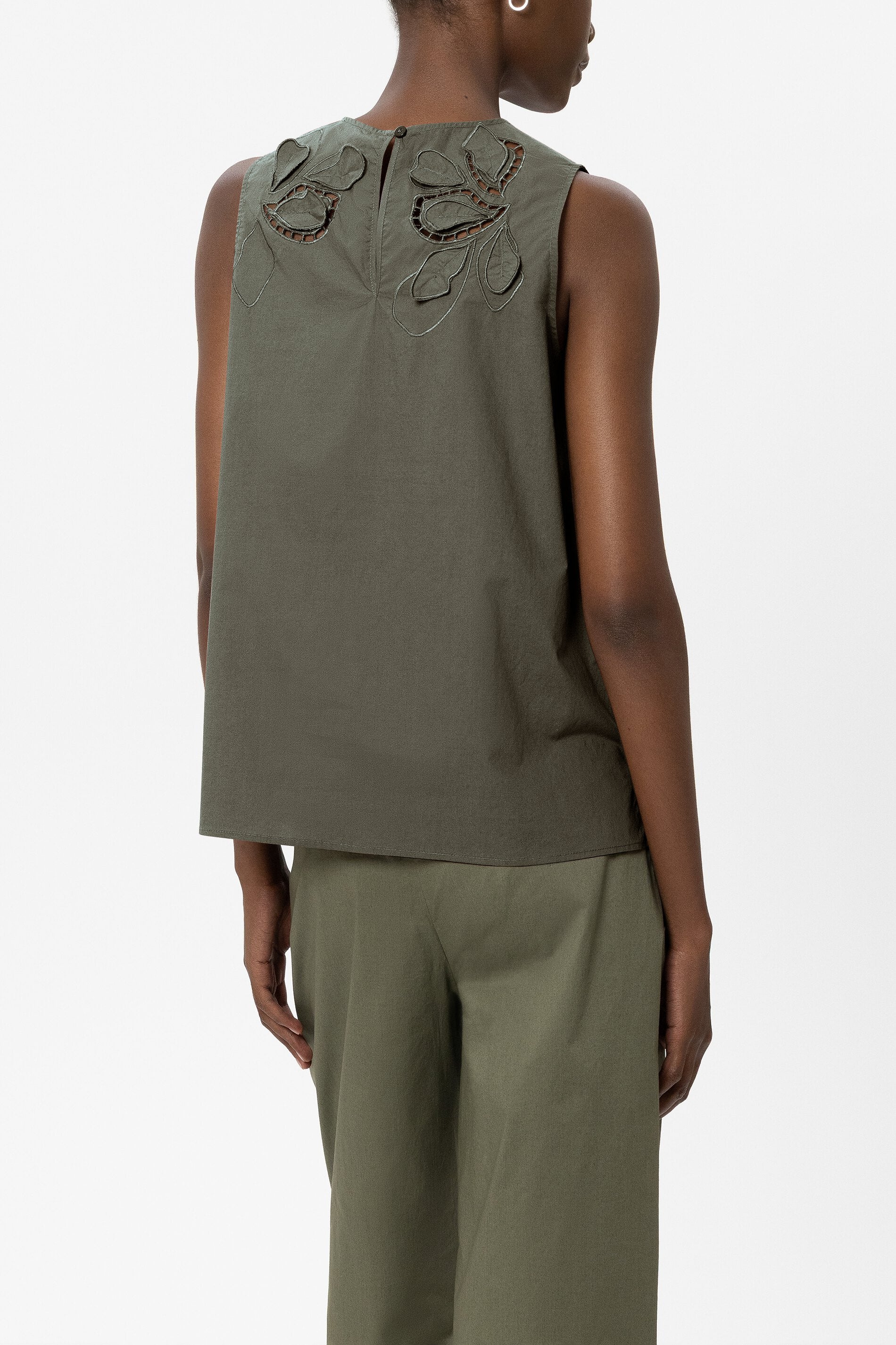 Blusentop mit Lochstickerei - khaki - Standard | Model Rück