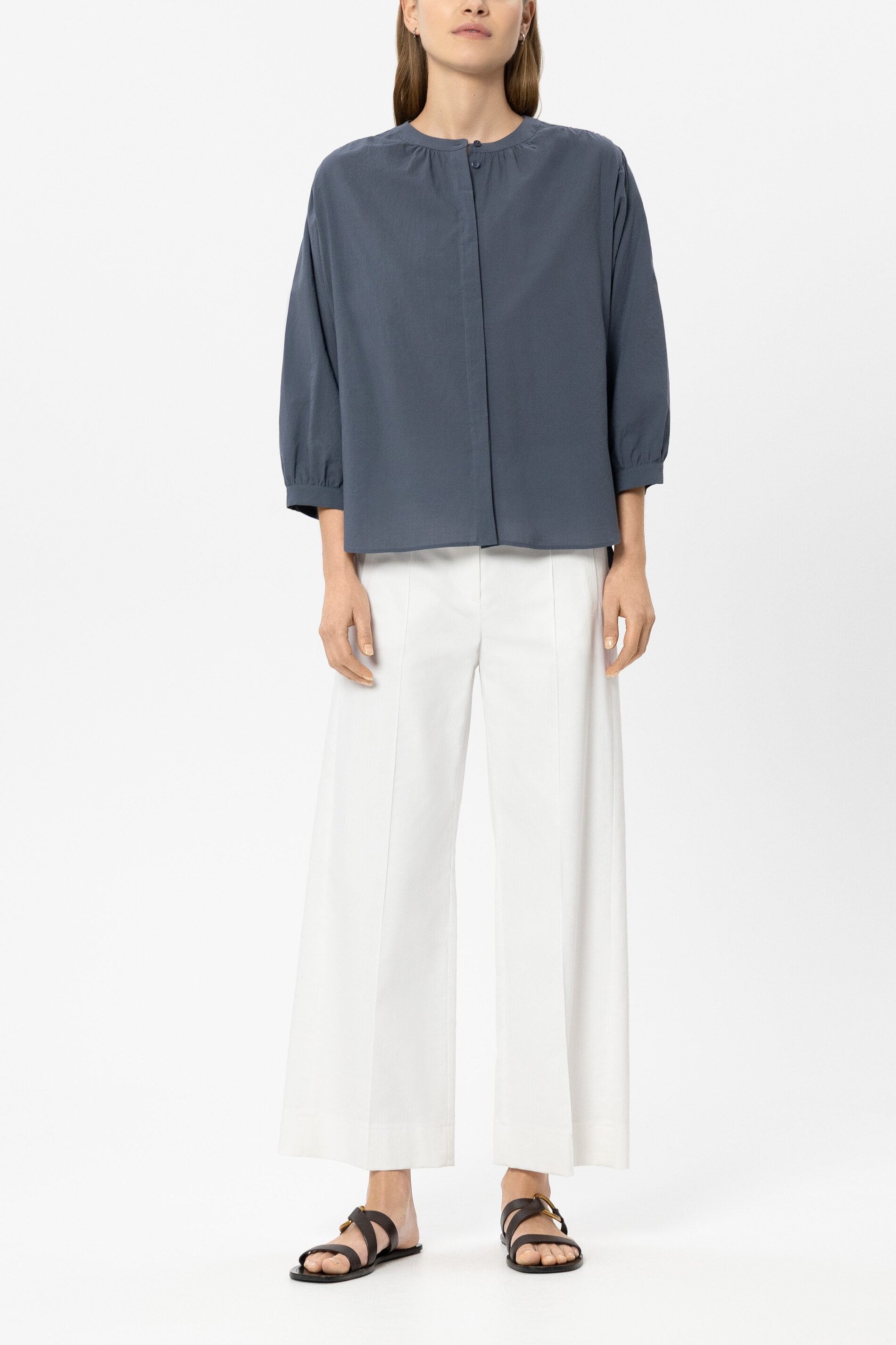 Hemd aus Baumwollvoile - tinted blue - Standard | Model Front