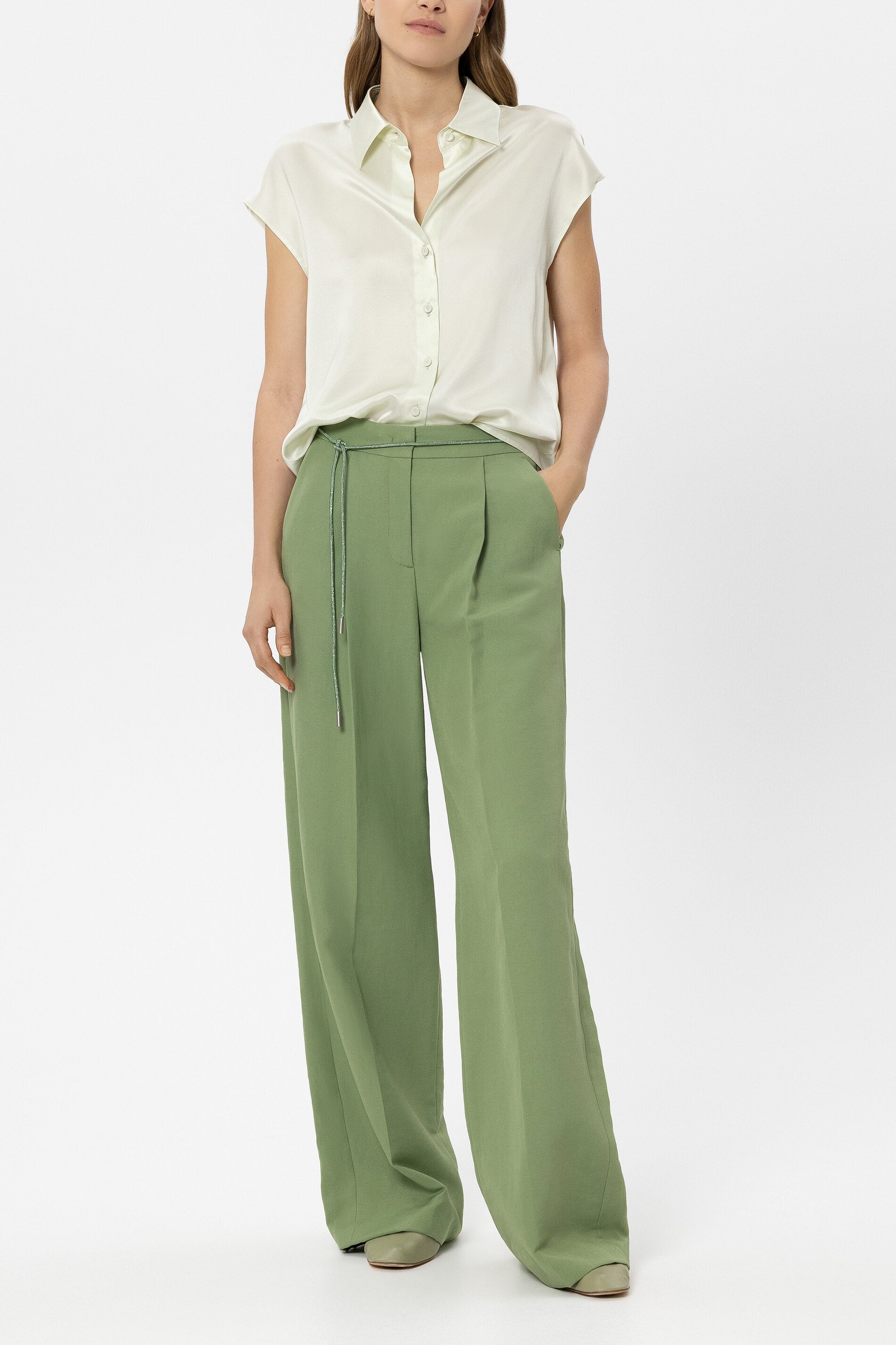 Seiden-Top - pistachio - Standard | Model Front