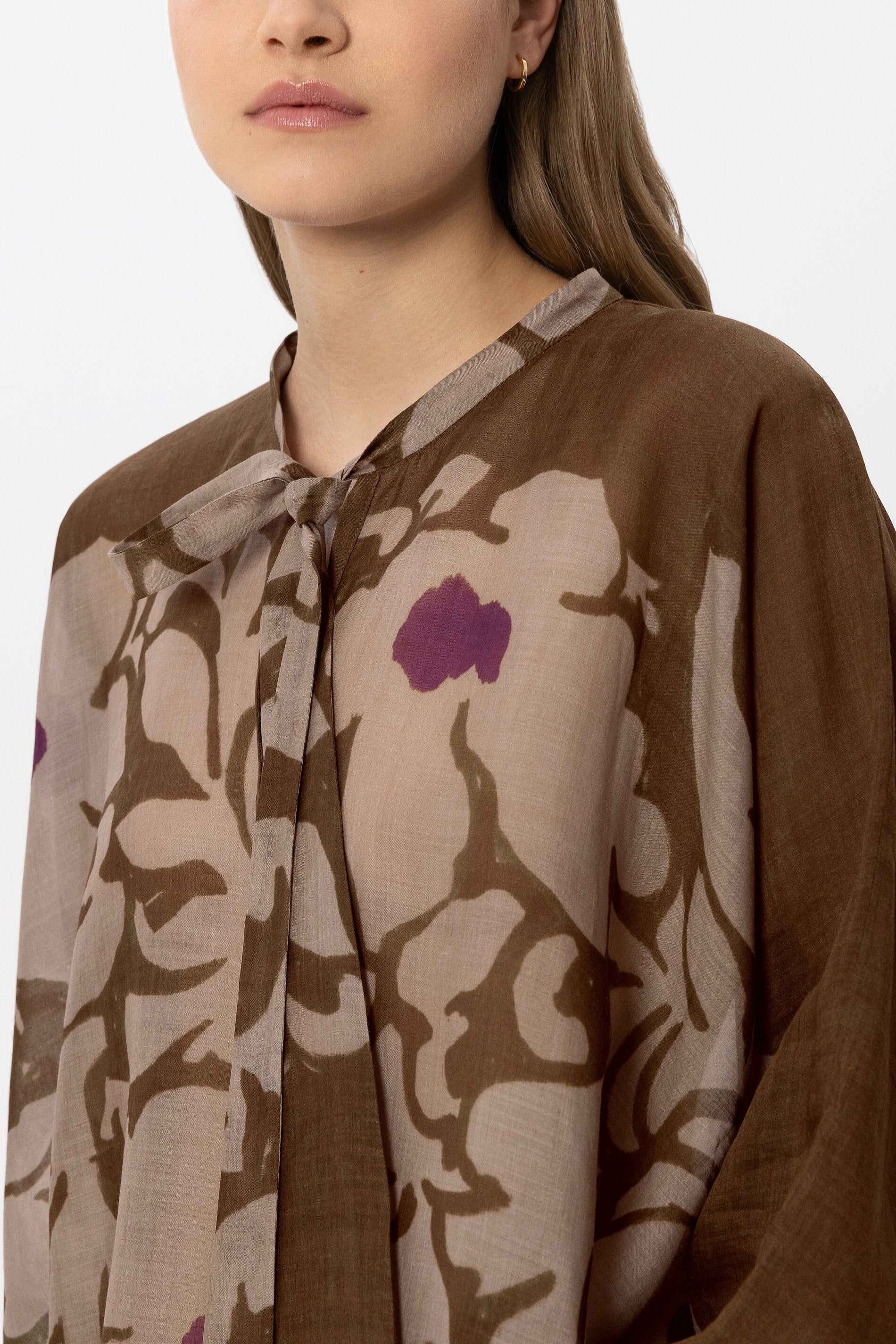 Bluse mit Flower-Print - light terracotta / multi - Standard | Model Detail