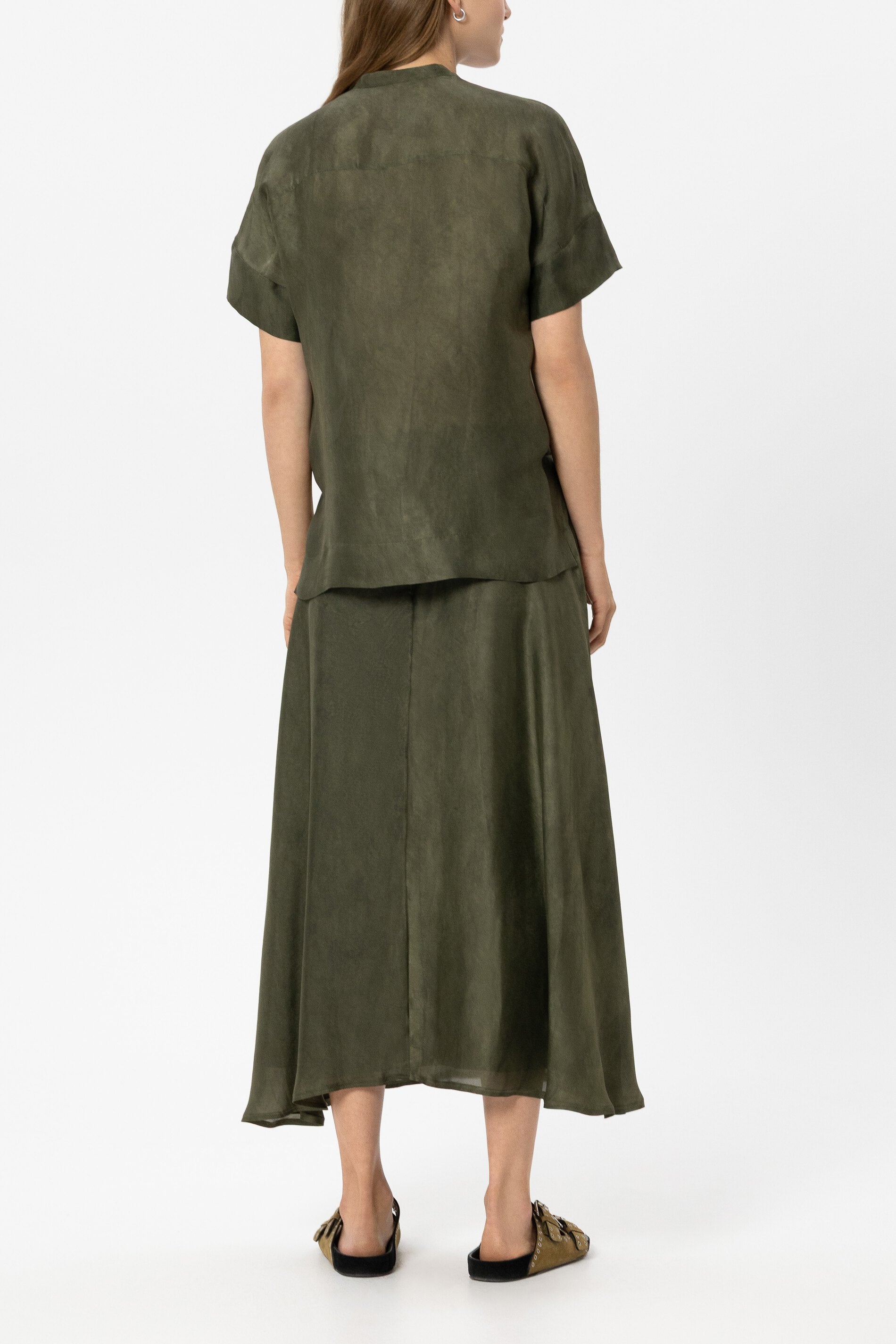 Tunika aus Seiden-Mix - khaki - Standard | Model Rück