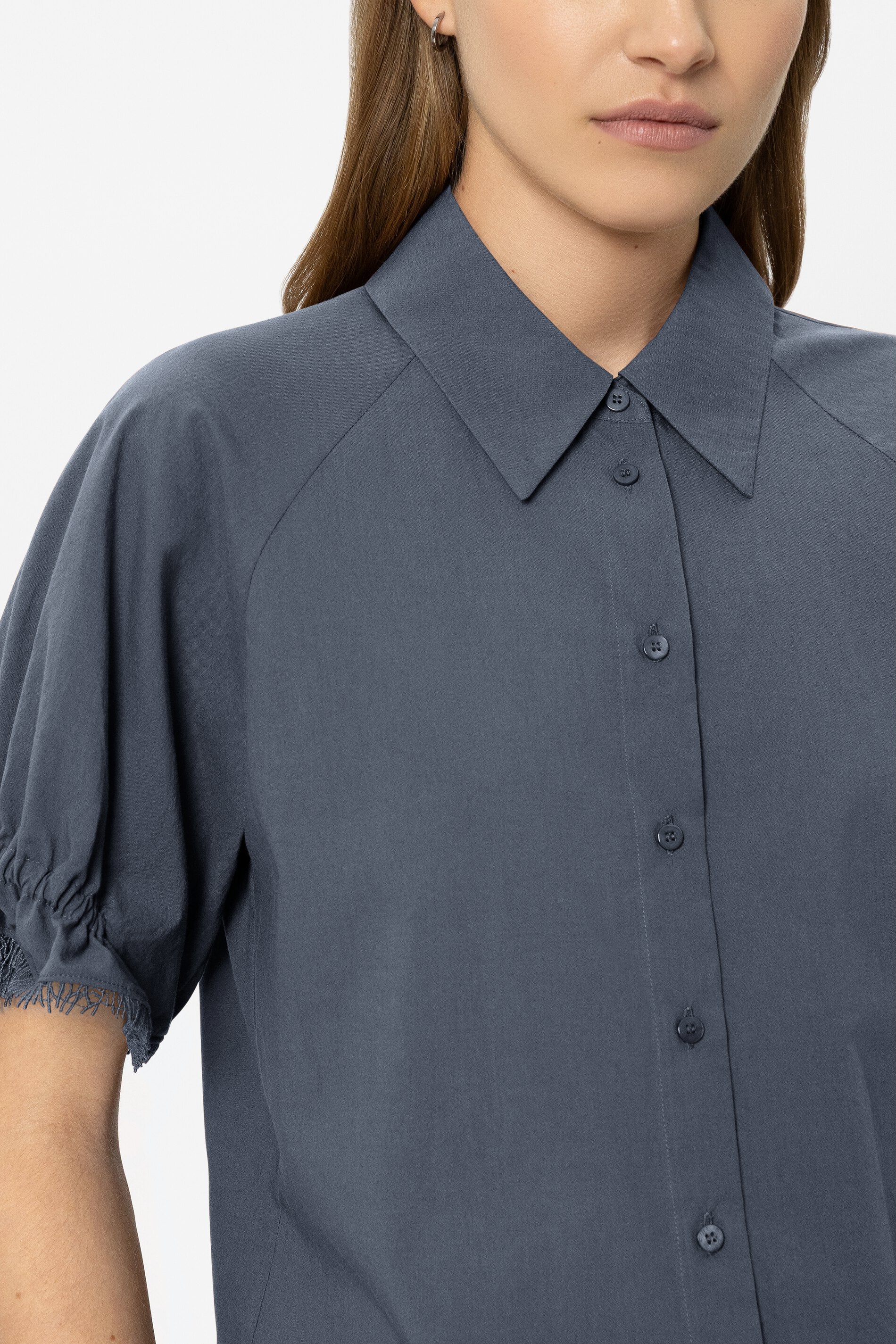 Bluse aus Baumwollvoile - tinted blue - Standard | Model Detail