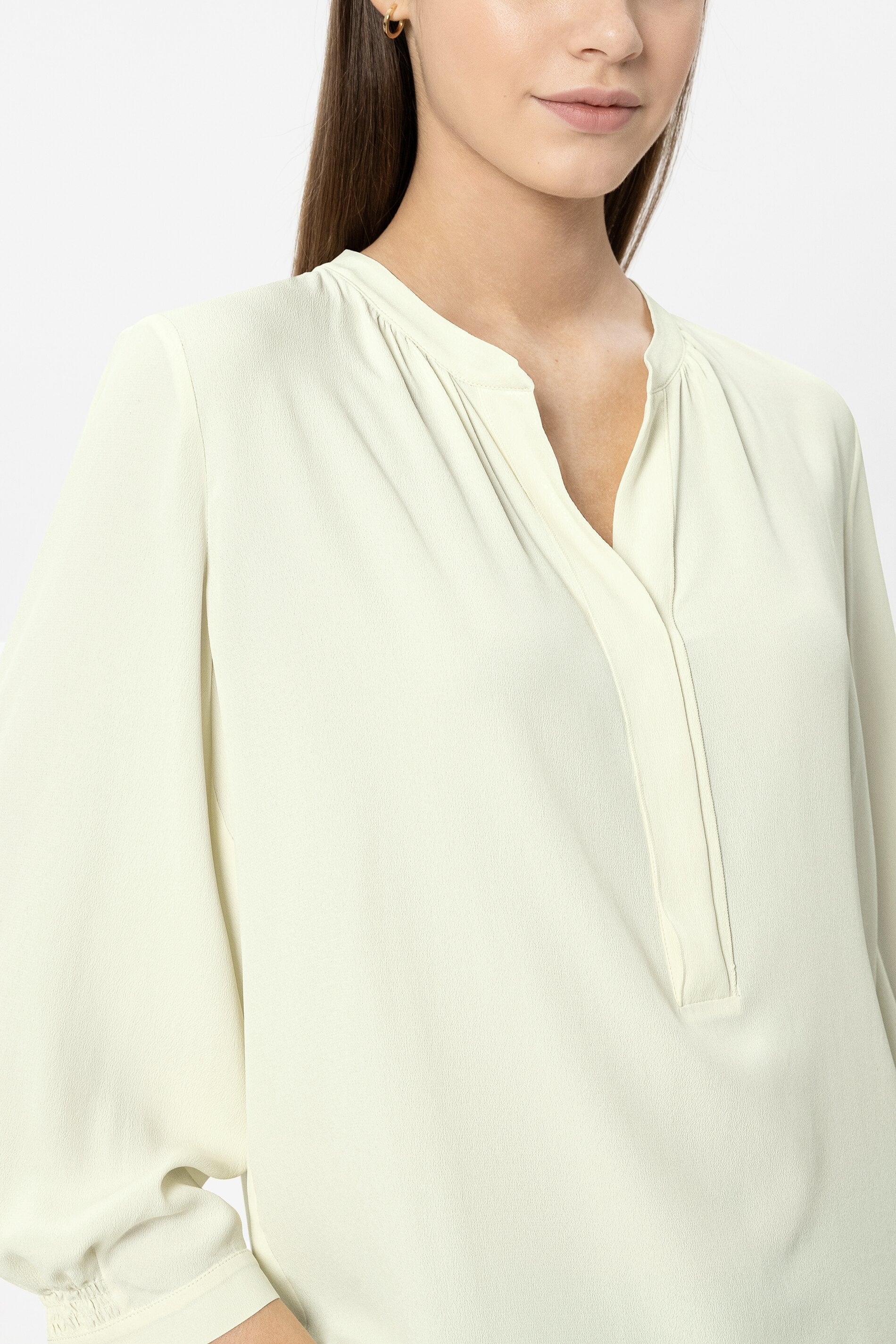 Tunika aus Seiden-Mix - pistachio - Standard | Model Detail