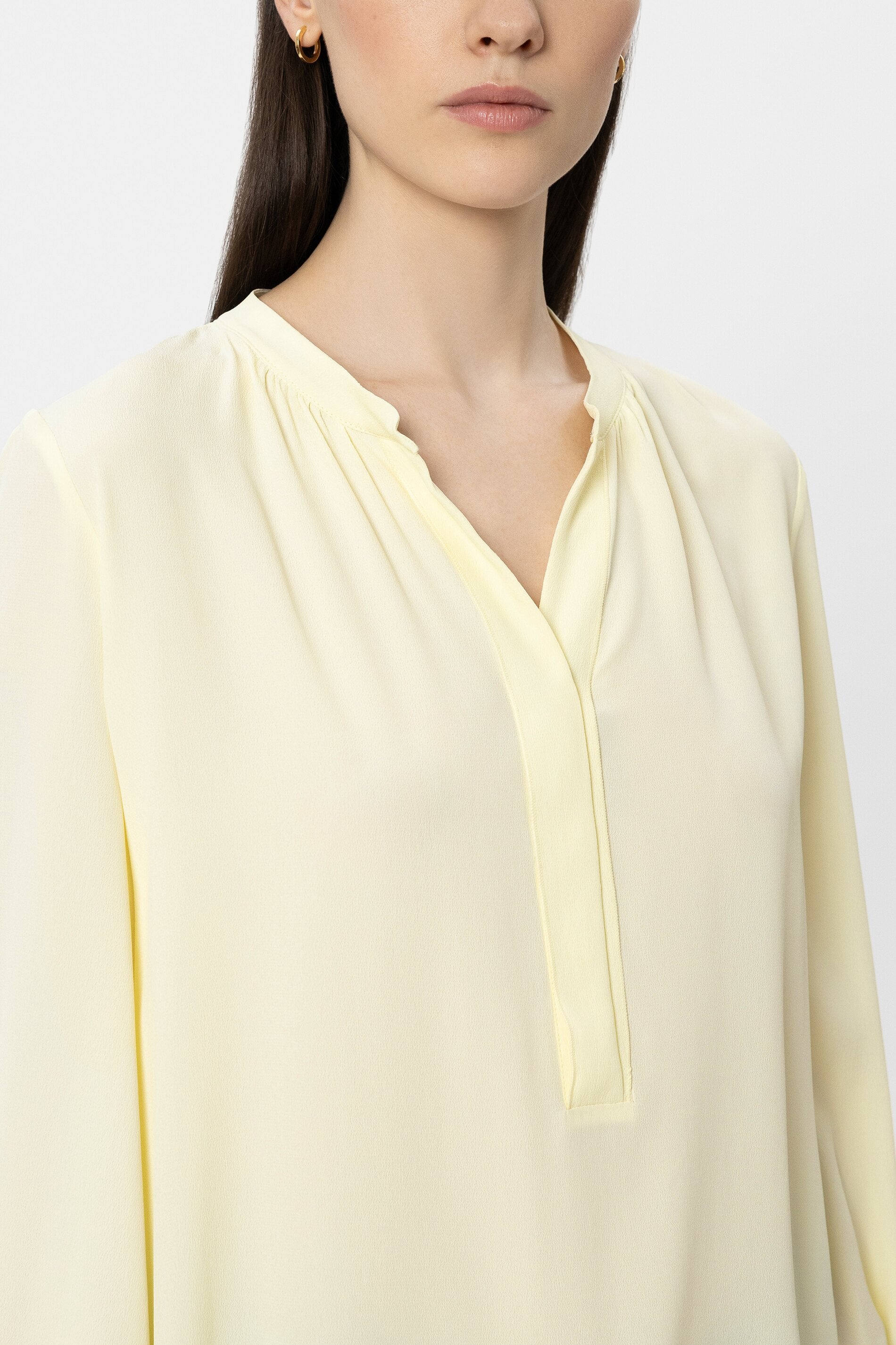 Tunika aus Seiden-Mix - citron - Standard | Model Detail