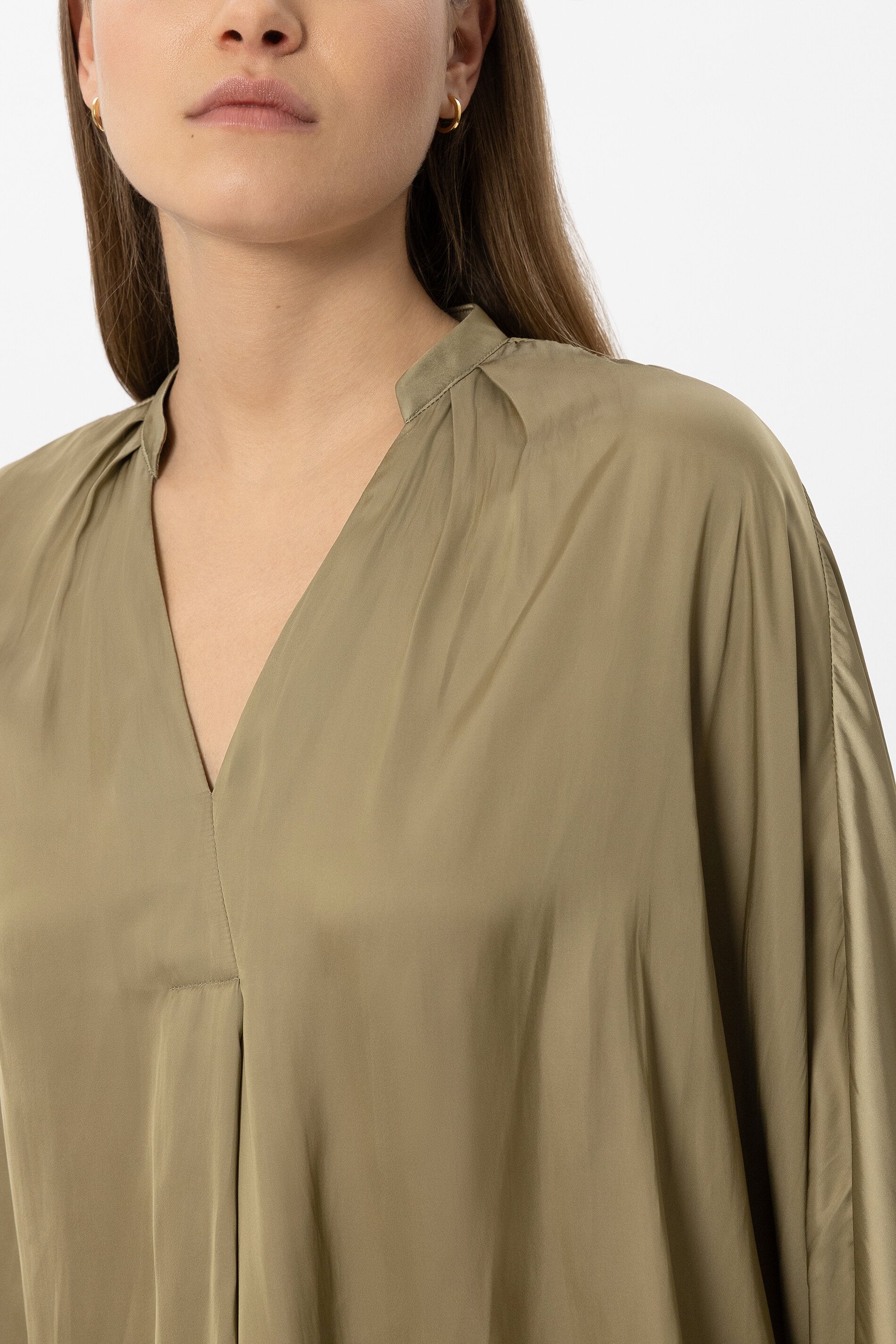 Satin-Cape-Bluse - salbei - Standard | Model Detail