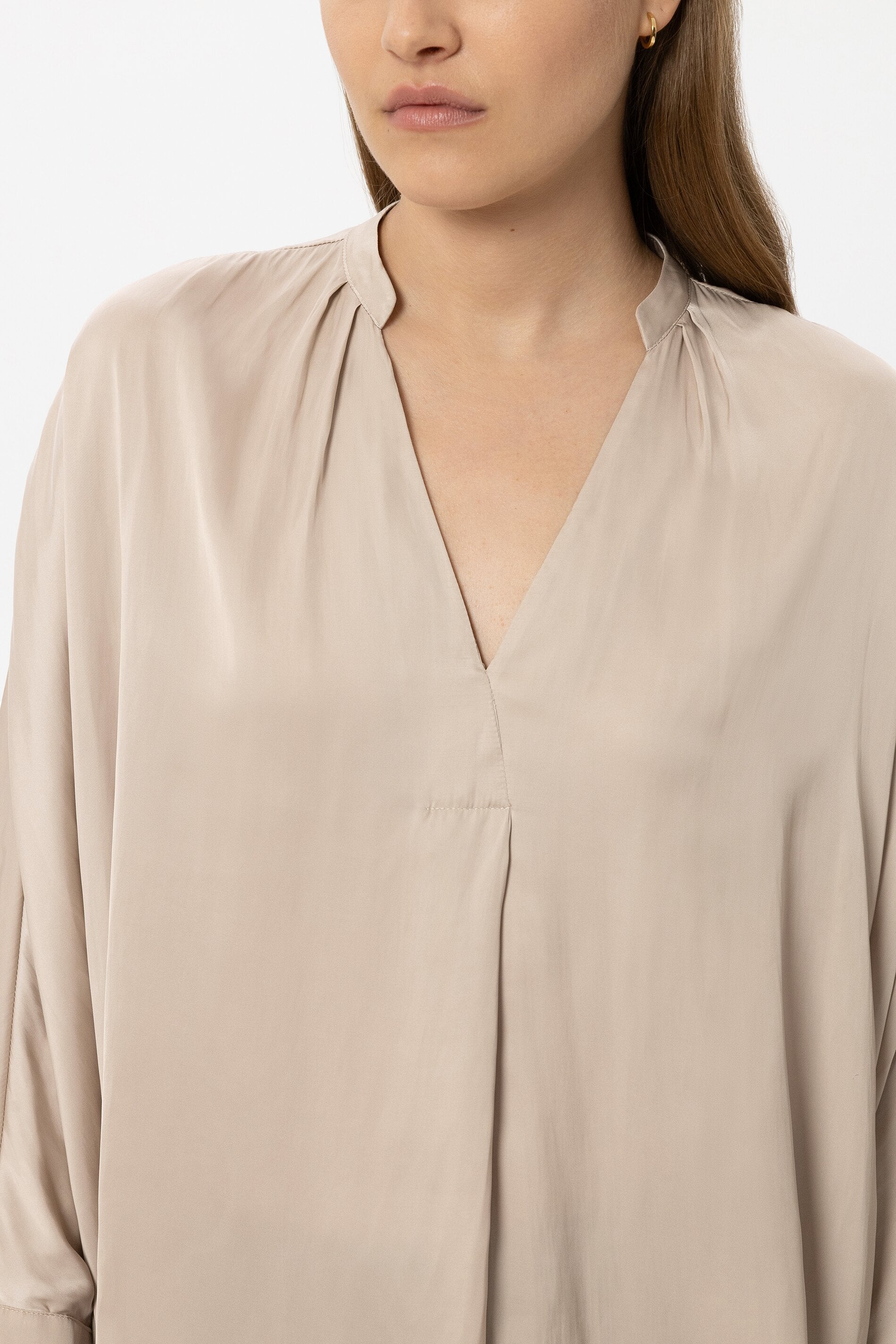 Satin-Cape-Bluse - cappuccino - Standard | Model Detail