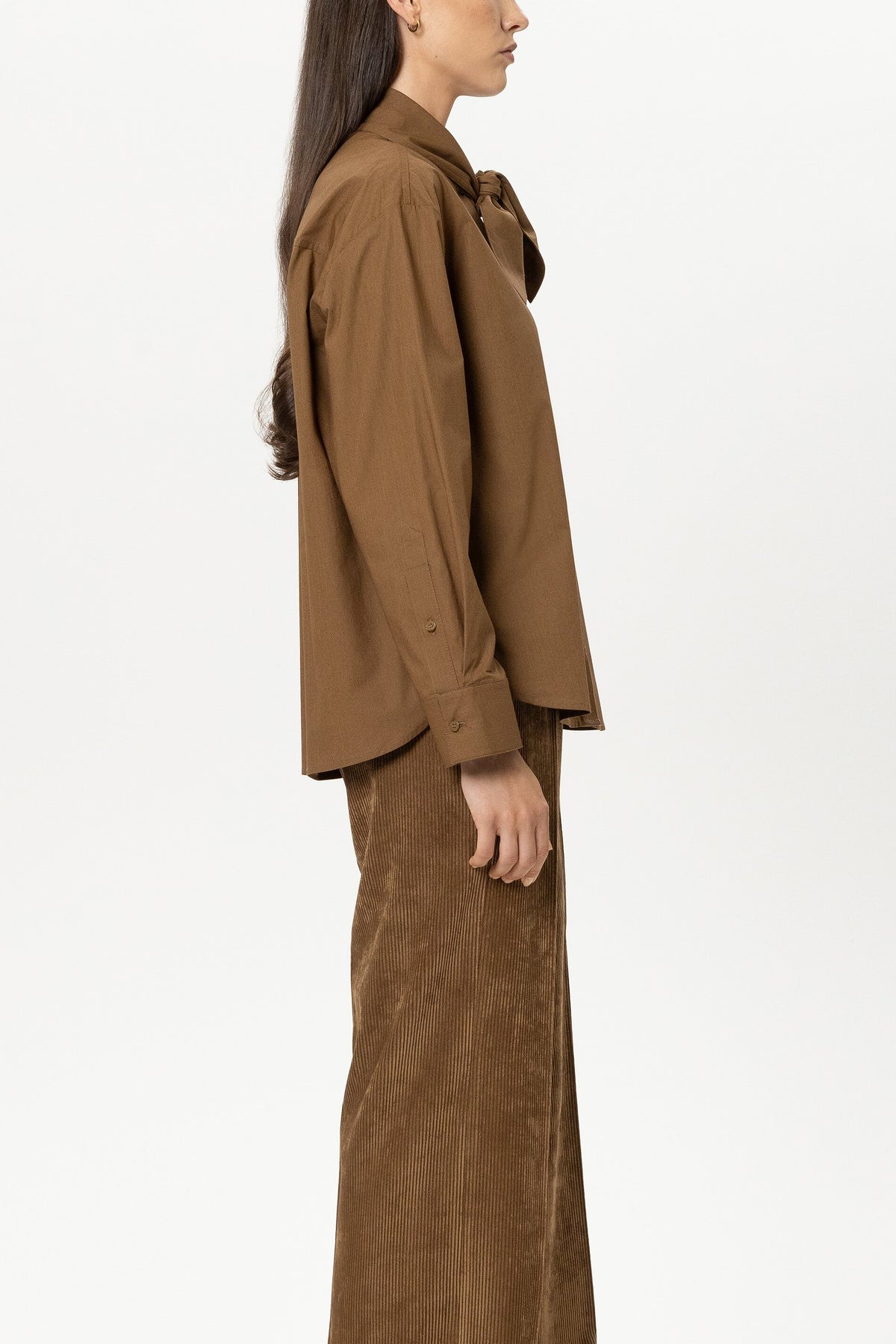 Hemd mit Schal-Schluppe - caramel - Standard | Model Seite