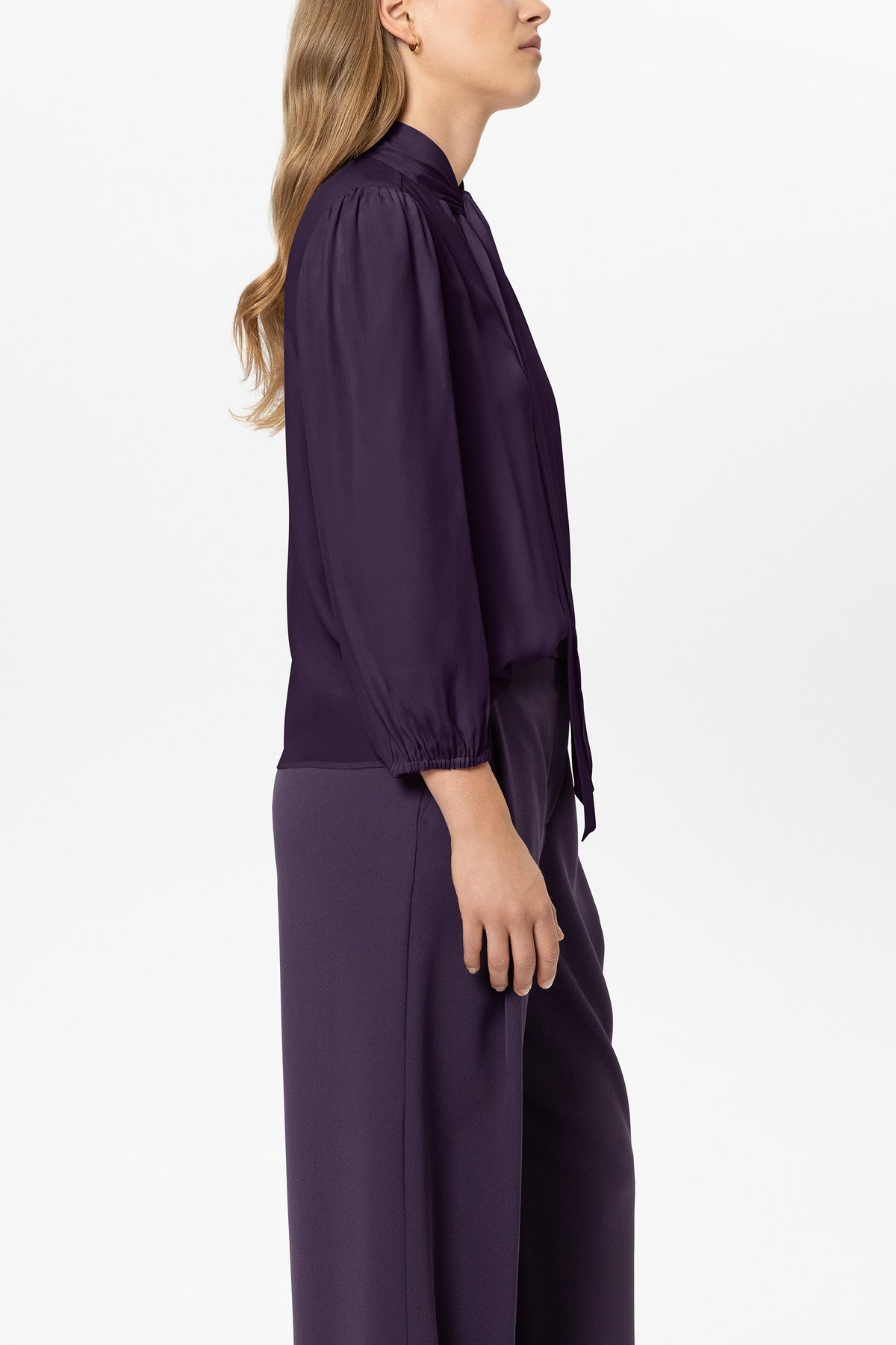 Schluppenbluse aus Seiden-Mix - plum - Standard | Model Seite