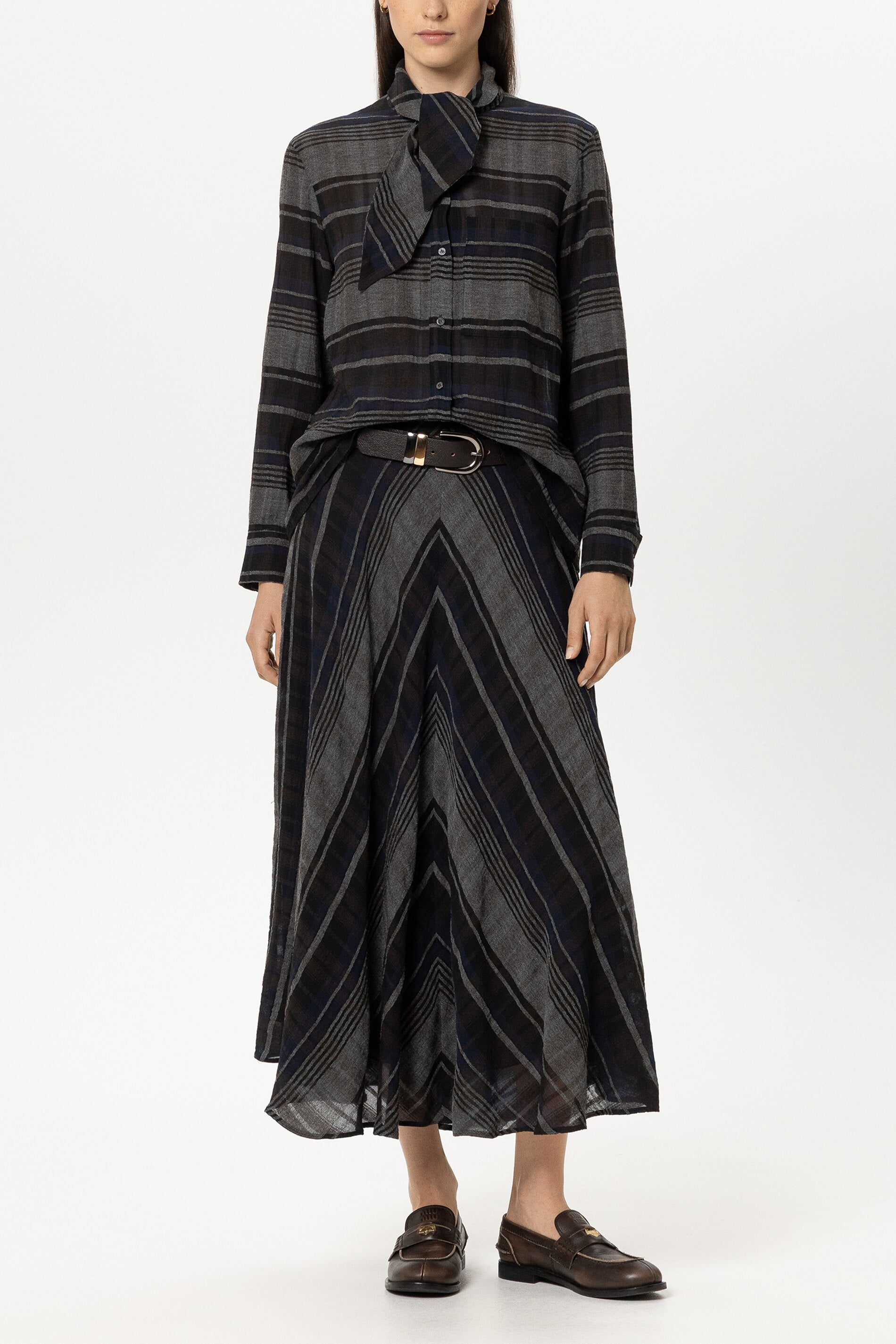 Karo-Hemdbluse mit Schluppe - multi - Standard | Model Front