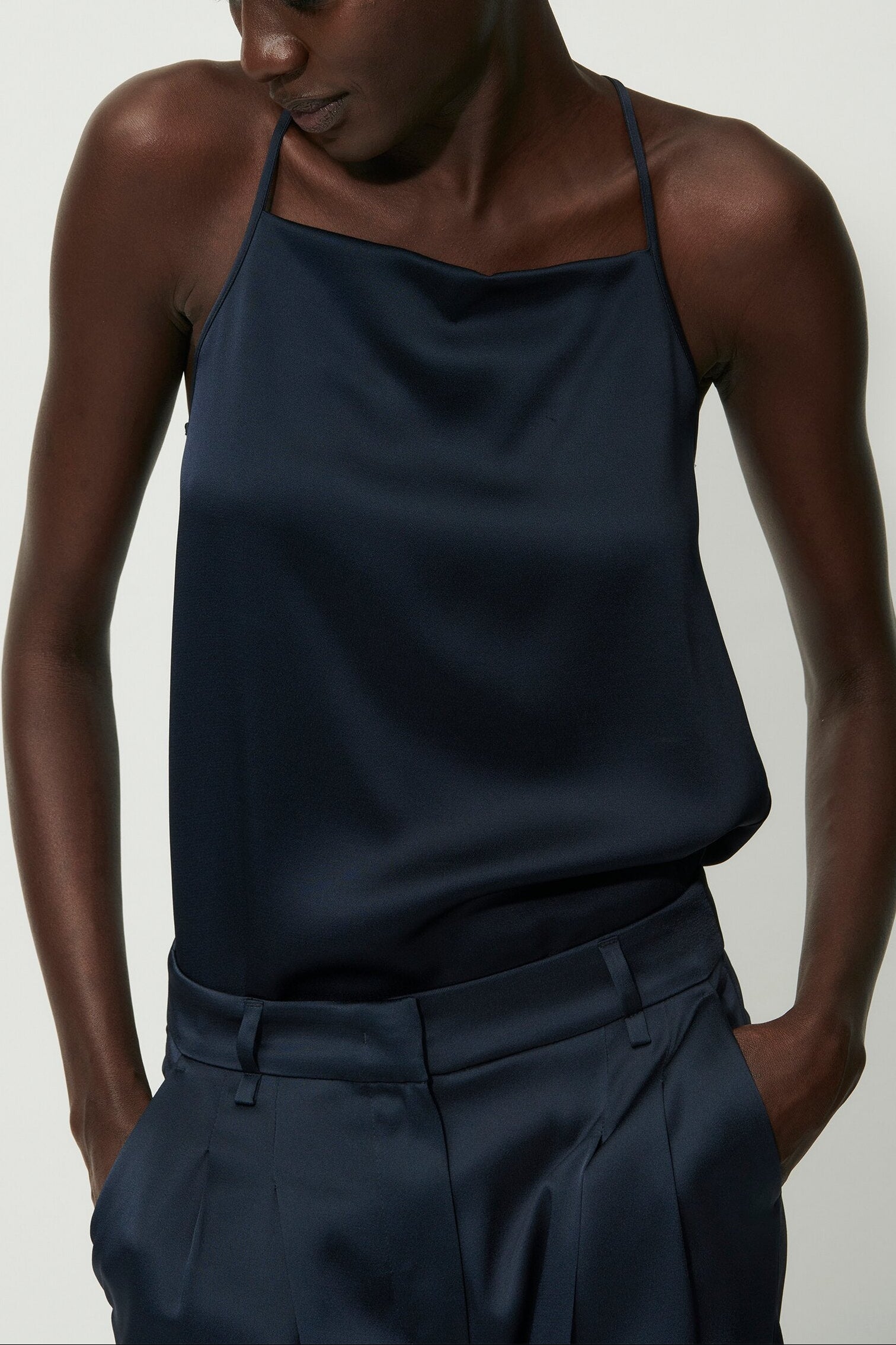 Satin-Spaghetti-Top - petrol blue - Standard | Model Front