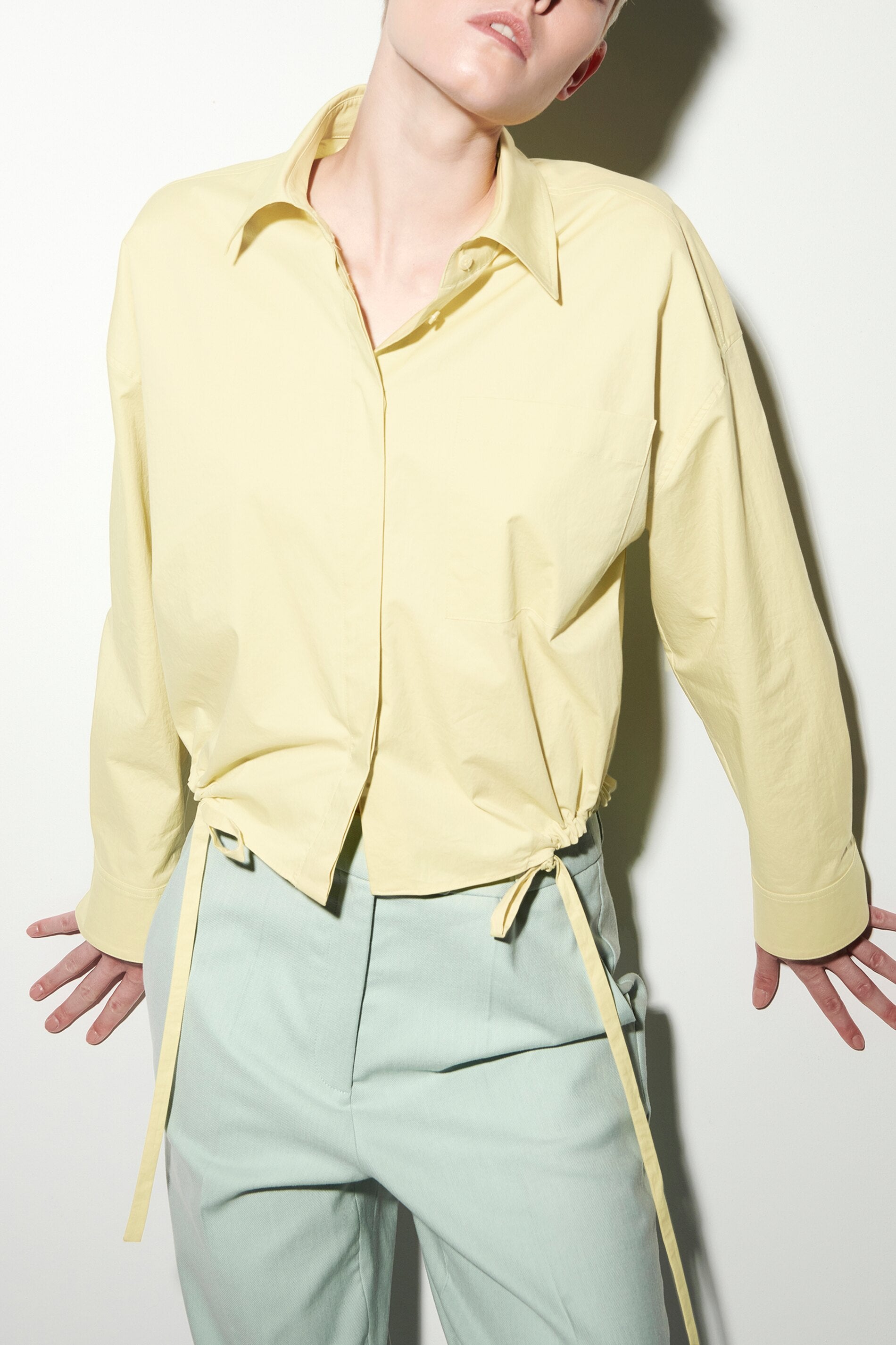 Gabardine-Blousonbluse - pale citron - Standard | Model Front