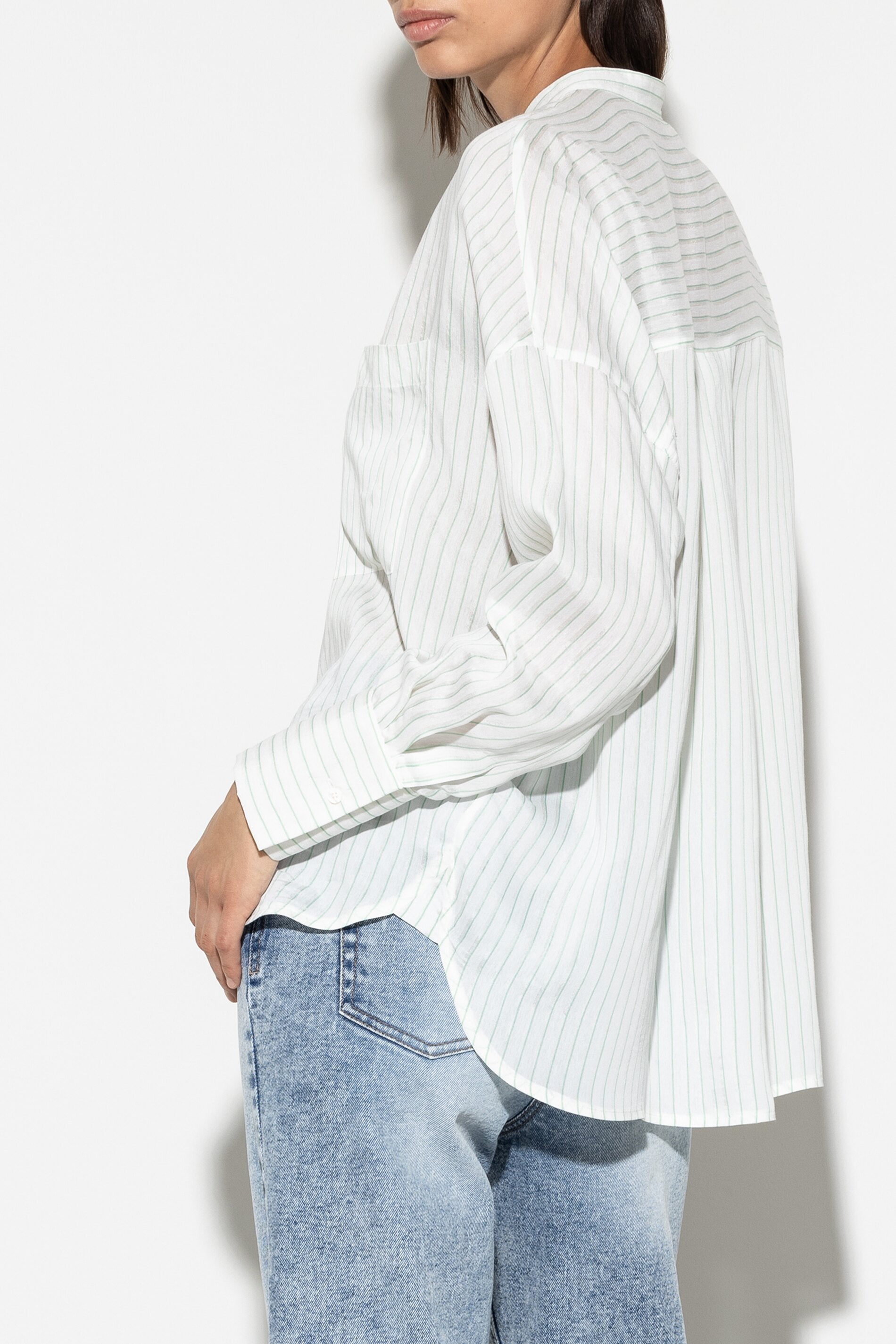 Streifenbluse aus Seiden-Mix - milk / white - Standard | Model Rück