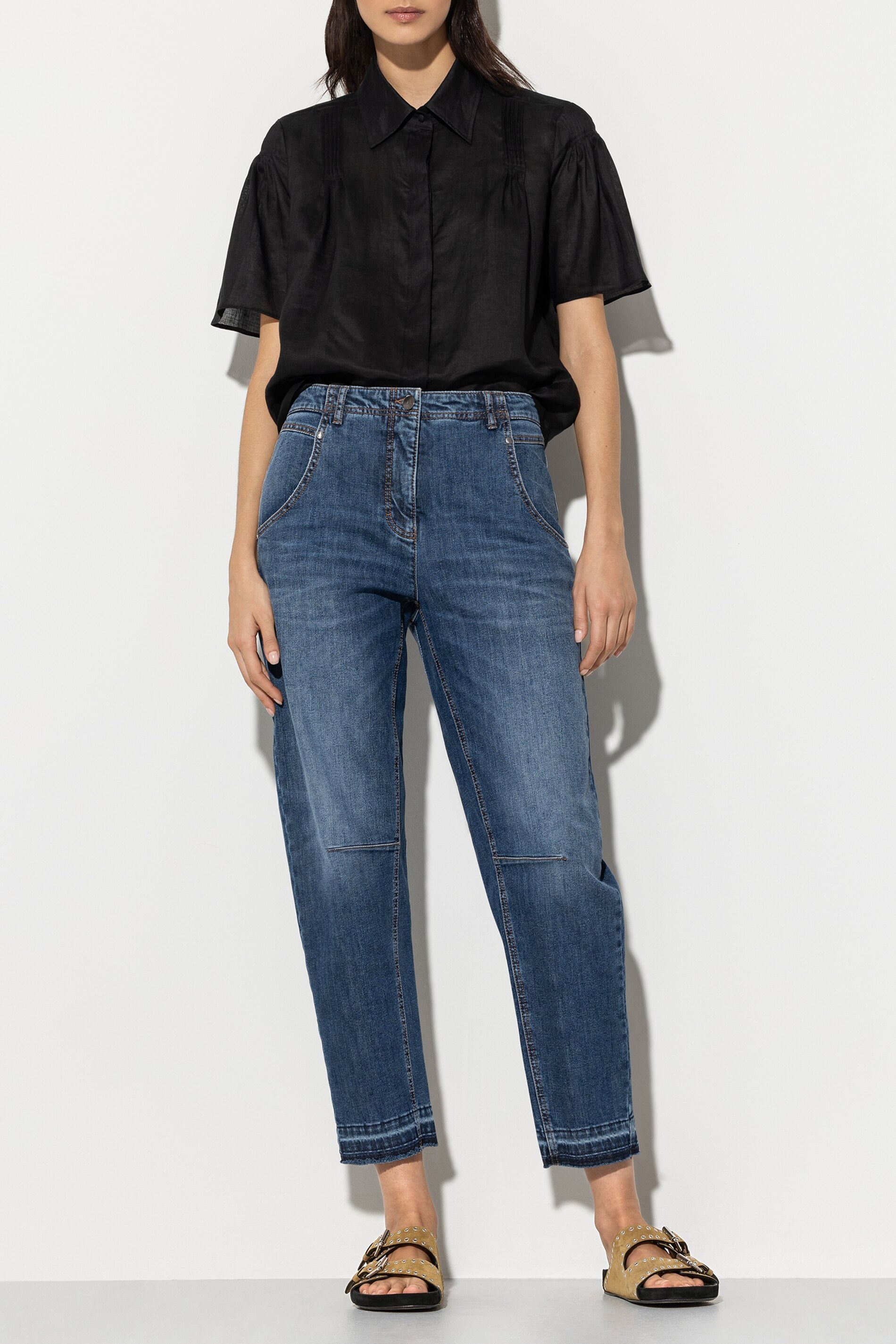 Bluse mit Biesendetails - deep black - Standard | Model Front