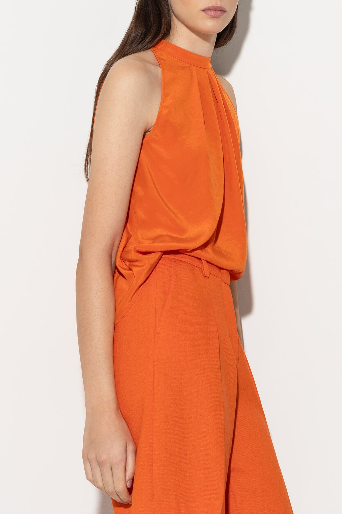 Neckholder-Top - burnt orange - Standard | Model Seite
