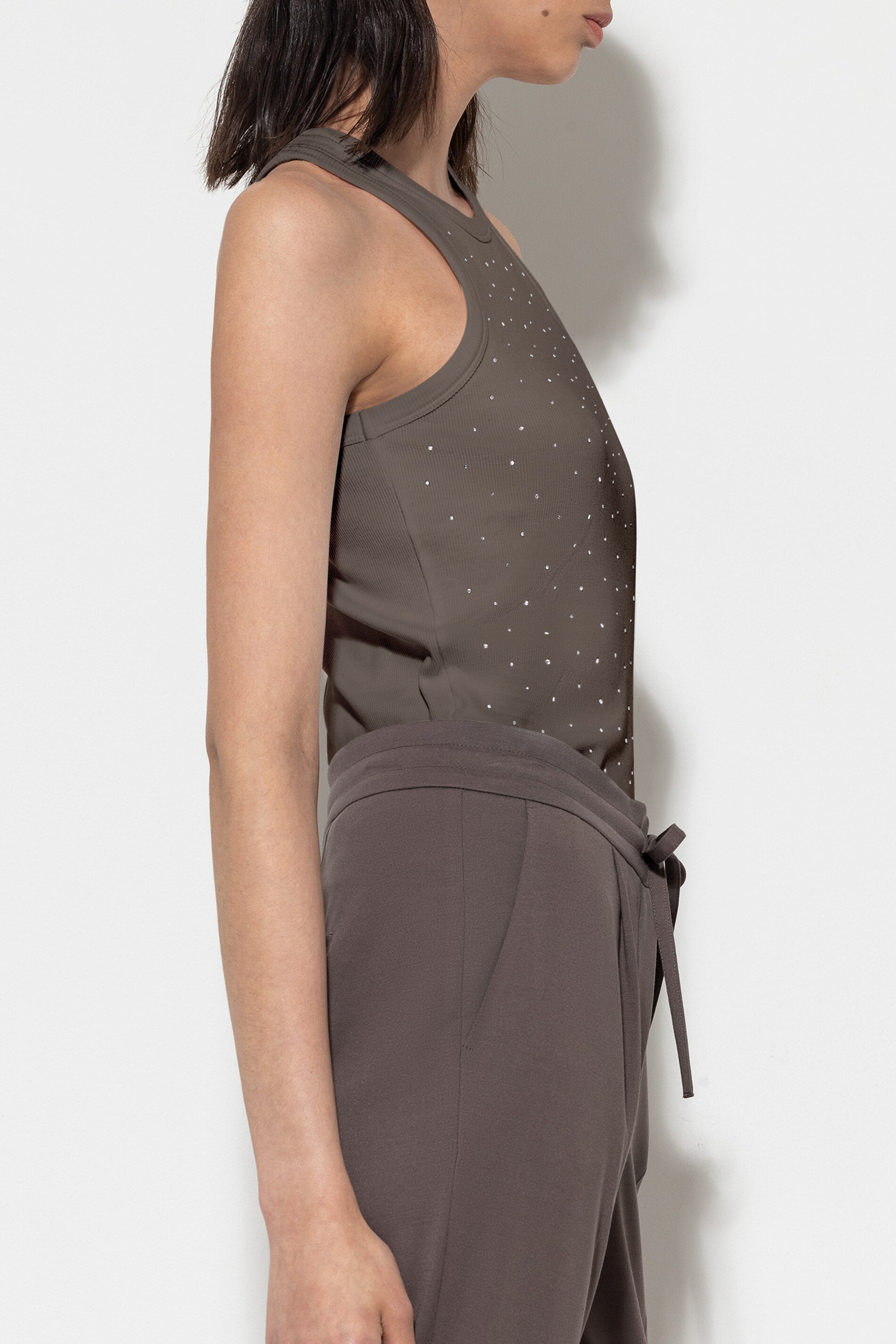 Tanktop mit Strass-Steinen - taupe - Standard | Model Seite