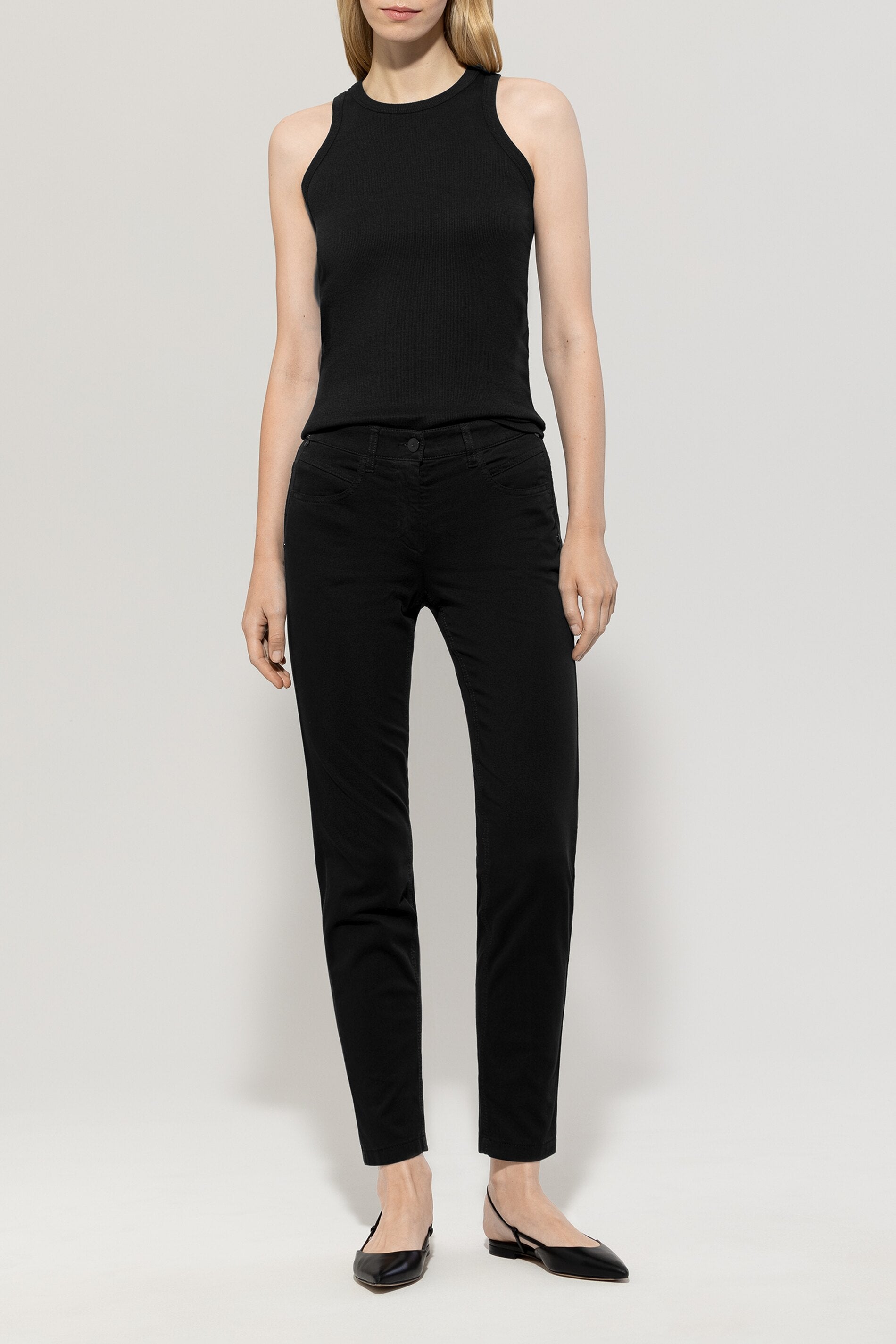 Basic-Tanktop - black - Standard | Model Front