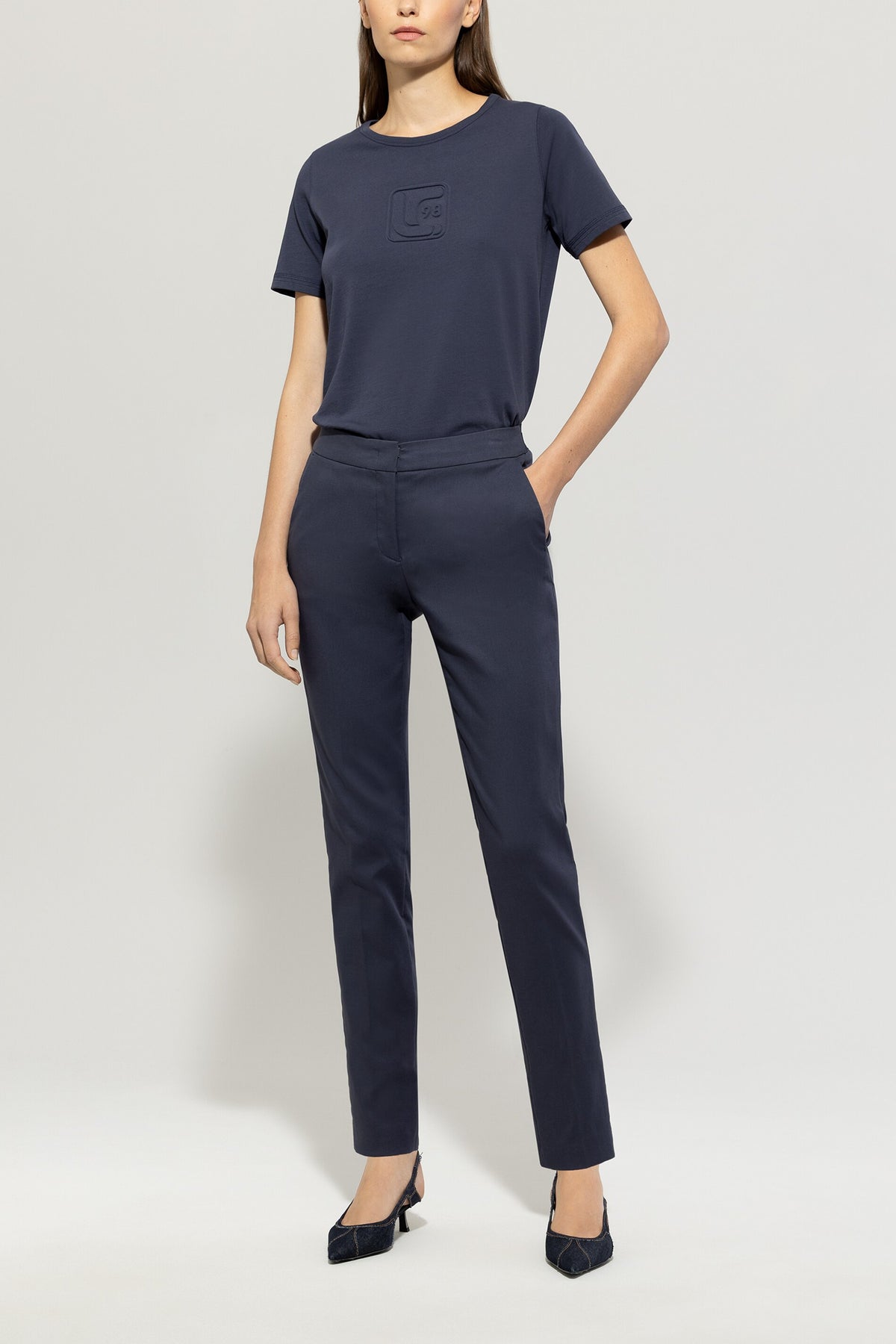 T-Shirt mit Logo-Applikation - jeans blue - Standard | Model Front