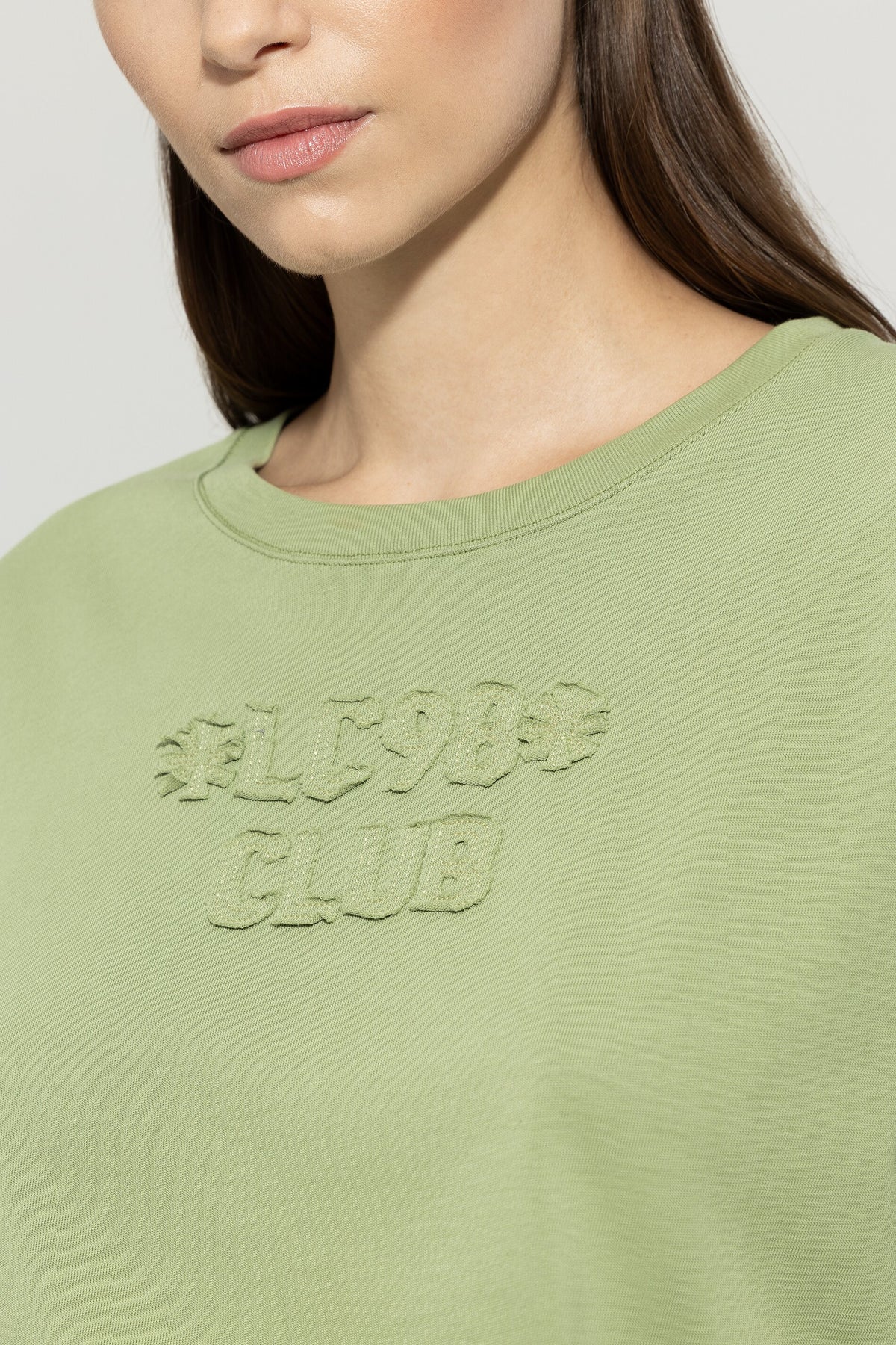 T-Shirt mit Logo-Applikation - easy green - Standard | Model Detail