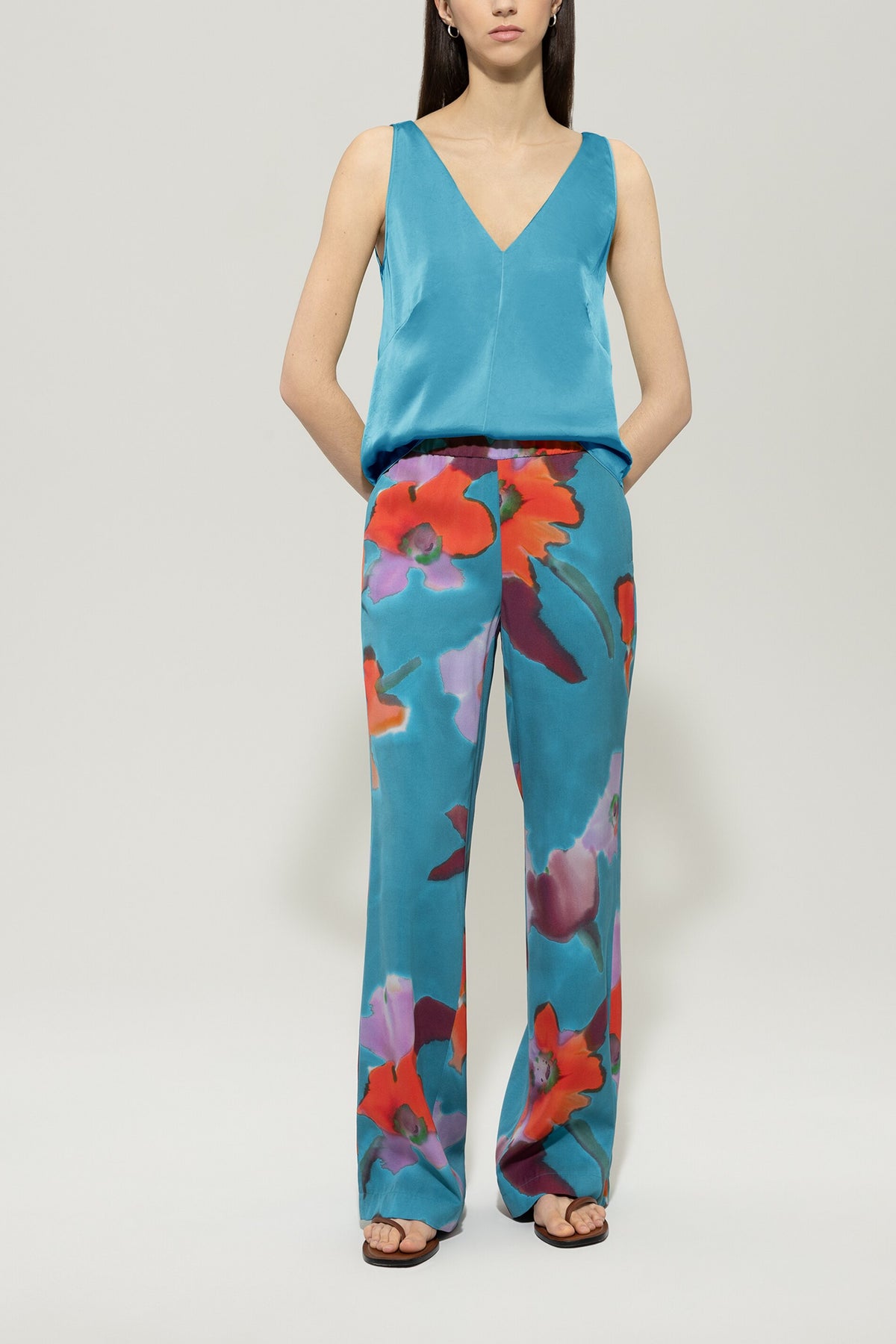 V-Neck-Trägertop - turquoise - Standard | Model Front