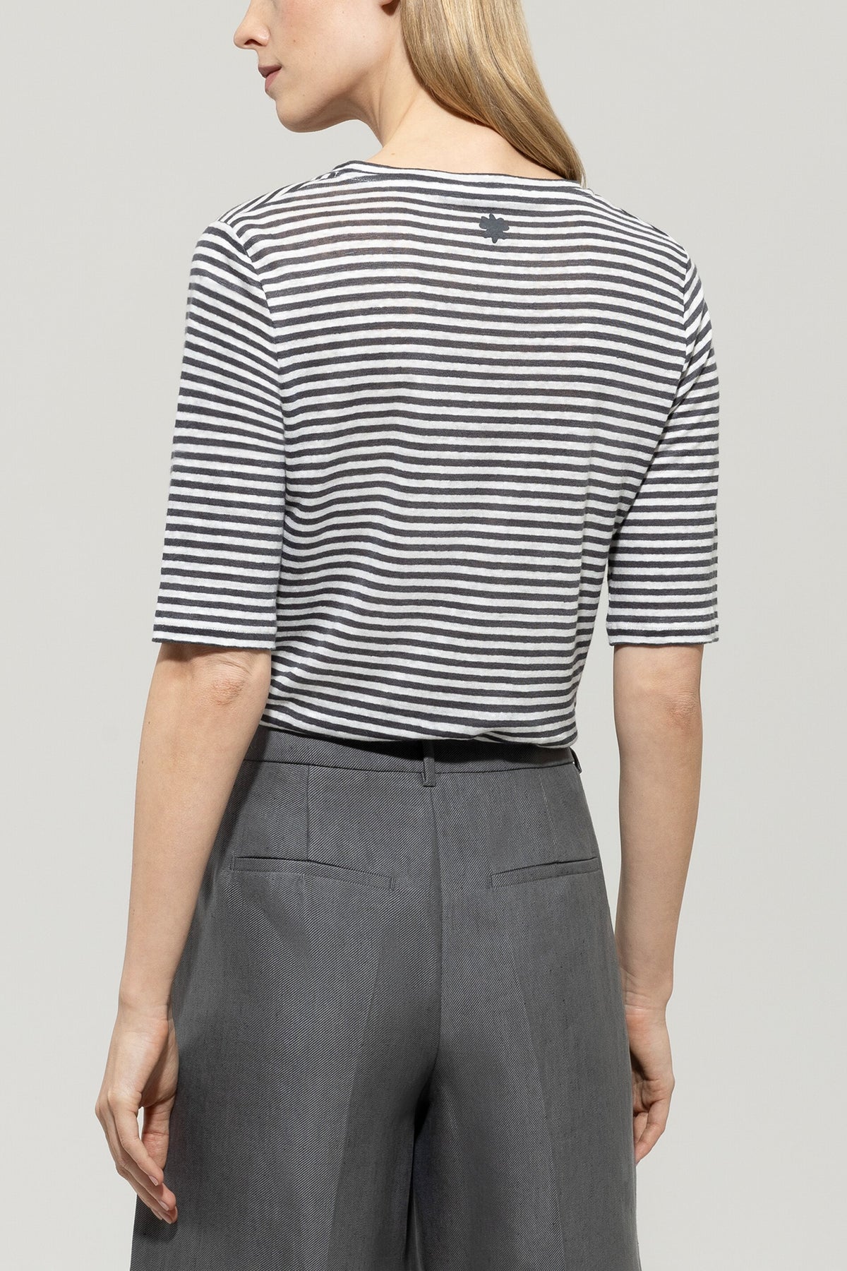 Leinen-Ringel-Shirt - cool grey - Standard | Model Rück