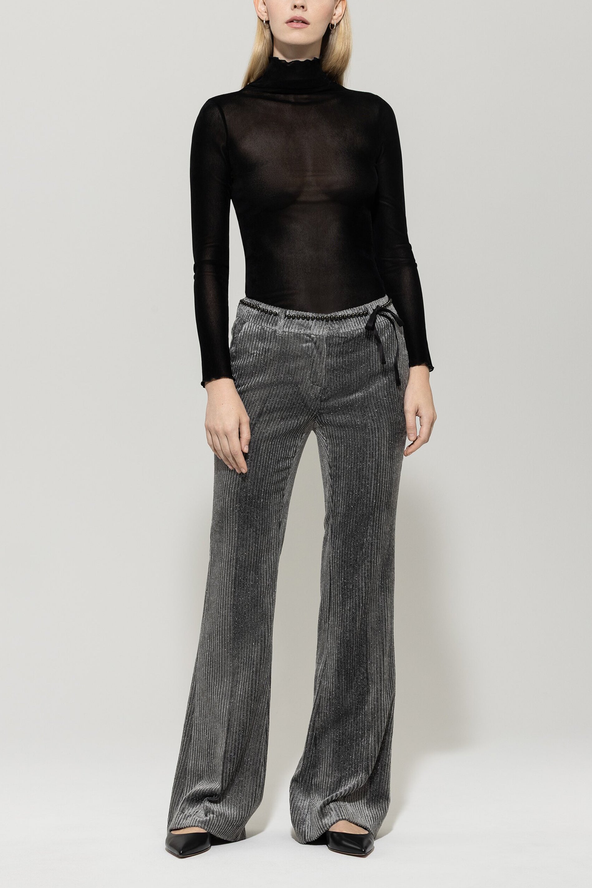 Rollkragen-Samt-Shirt - deep black - Standard | Model Front