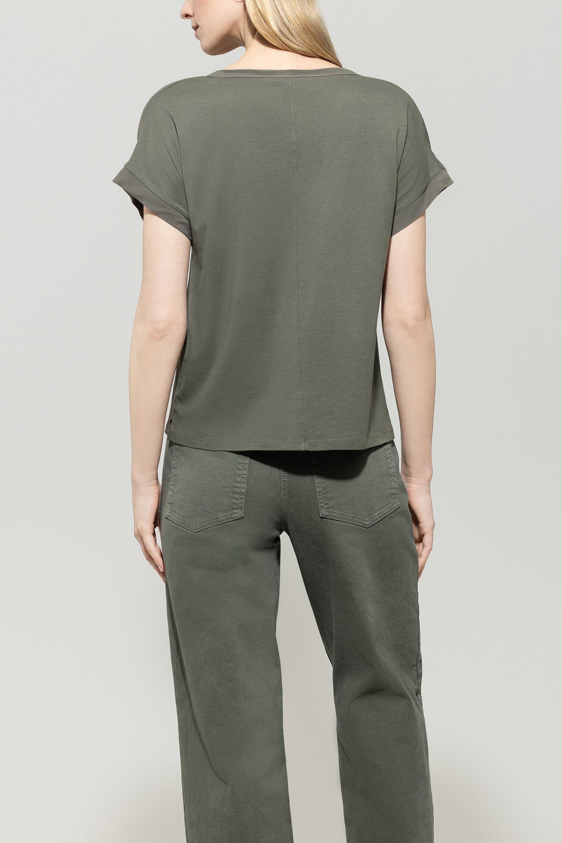 Shirt aus Seiden-Mix - cool khaki - Standard | Model Rück