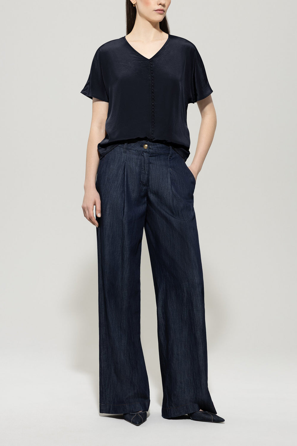 Shirt with V-neck - dark blue - with ribbon