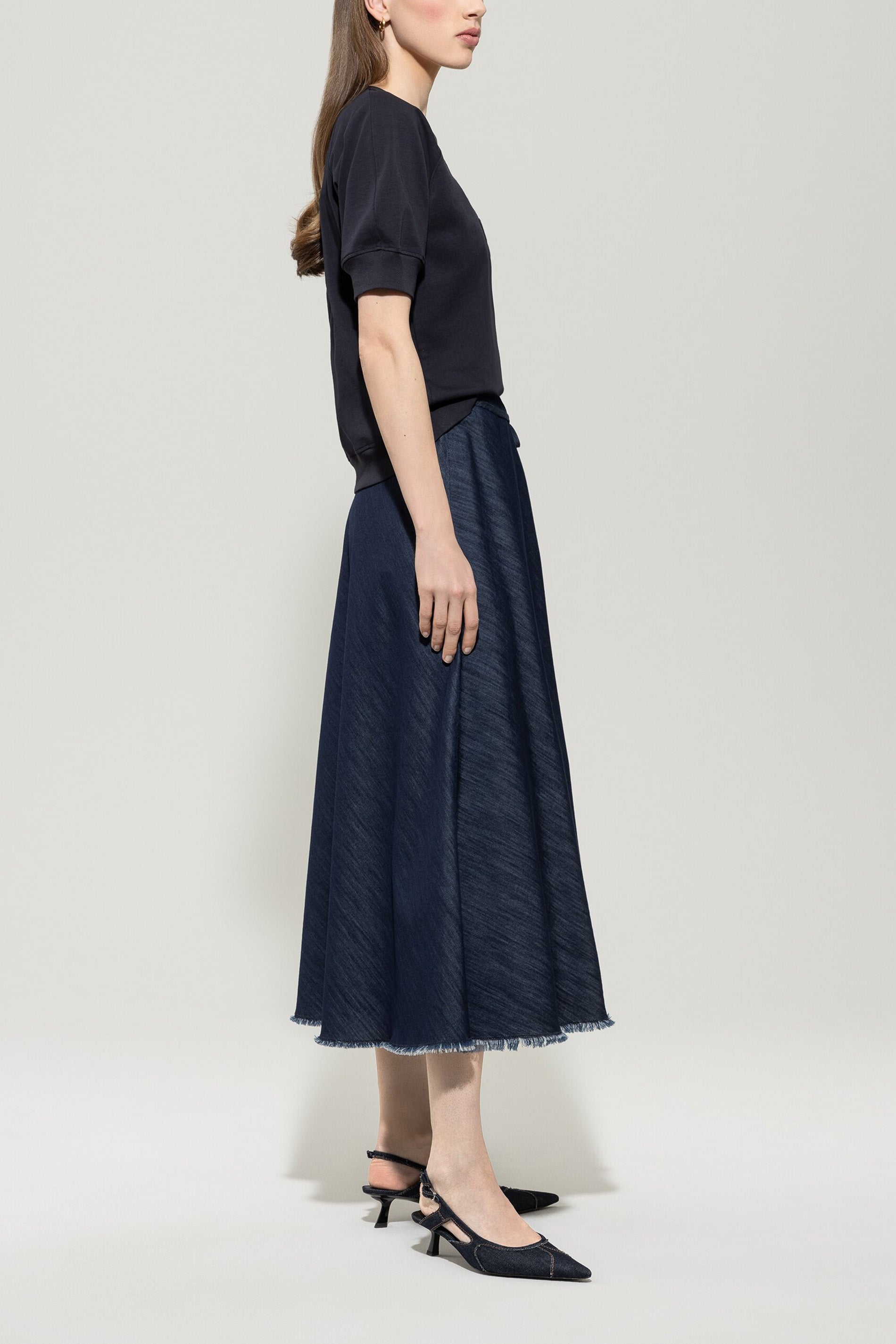 Sweatshirt mit Stickerei - dark blue - Standard | Model Seite